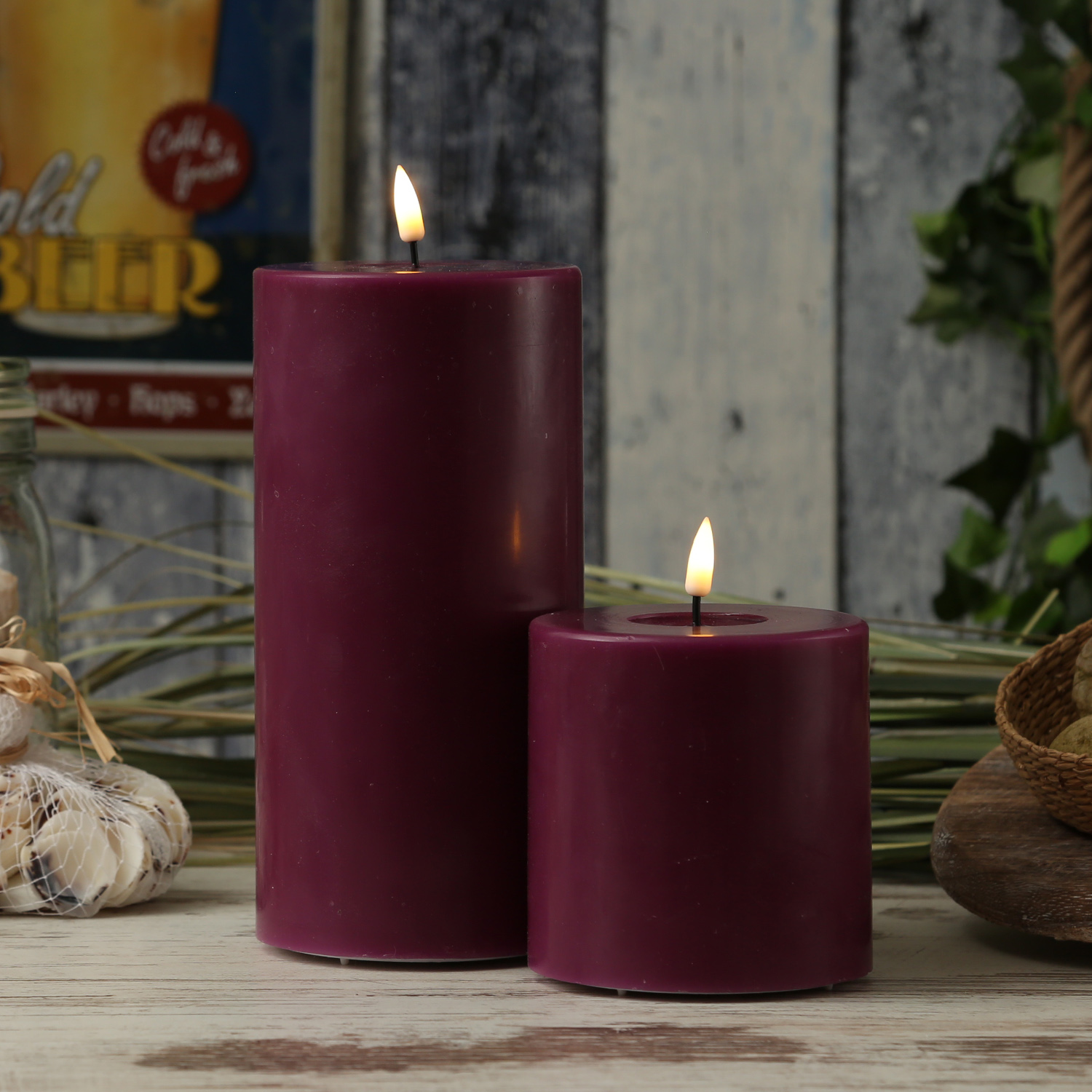 LED Stumpenkerze MIA - Echtwachs - realistische 3D Flamme - H: 20cm - D: 10cm - beere LED Stumpenkerze MIA - Echtwachs - realistische 3D Flamme - H: 20cm - D: 10cm - beere