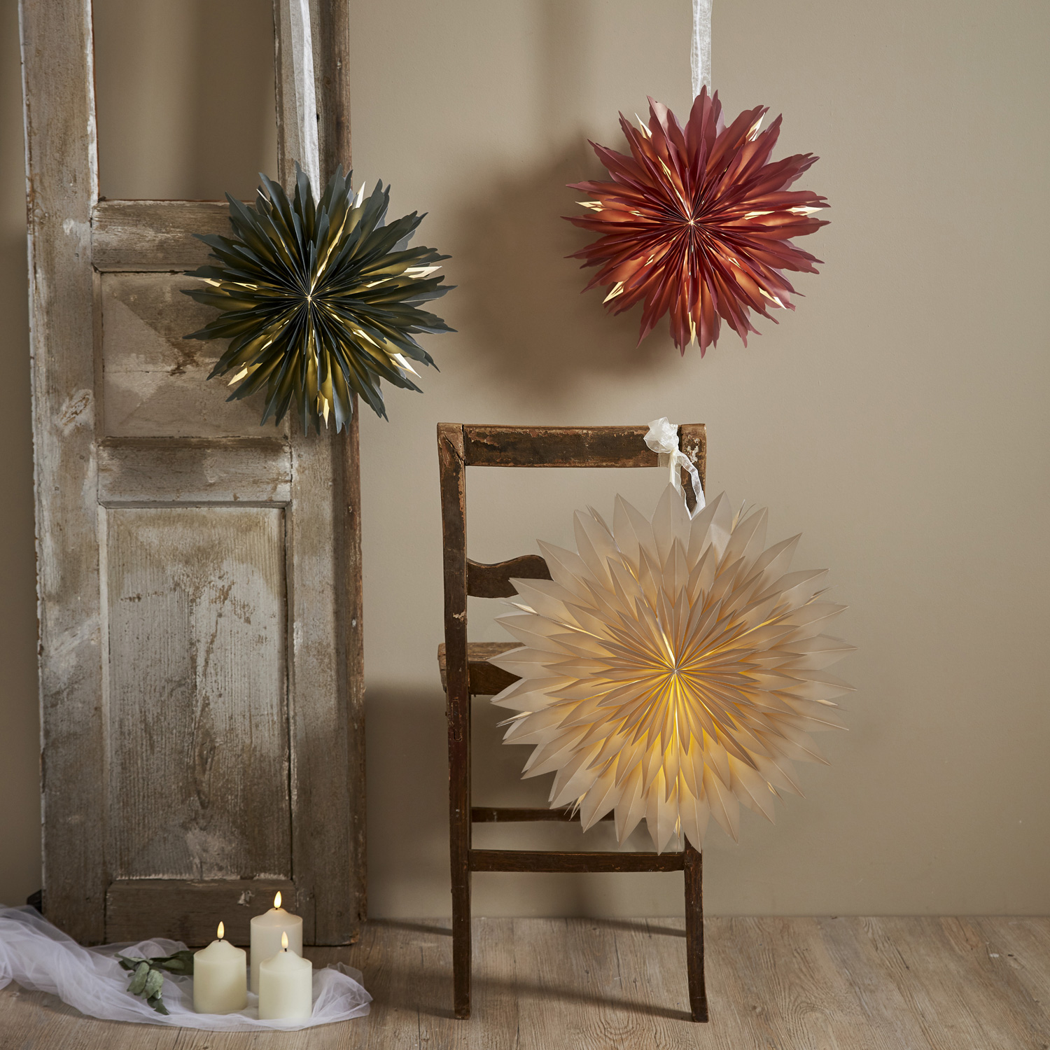 Papierstern EISBLUME - hängend - D: 50cm - mit Band - beige Papierstern EISBLUME - hängend - D: 50cm - mit Band - beige