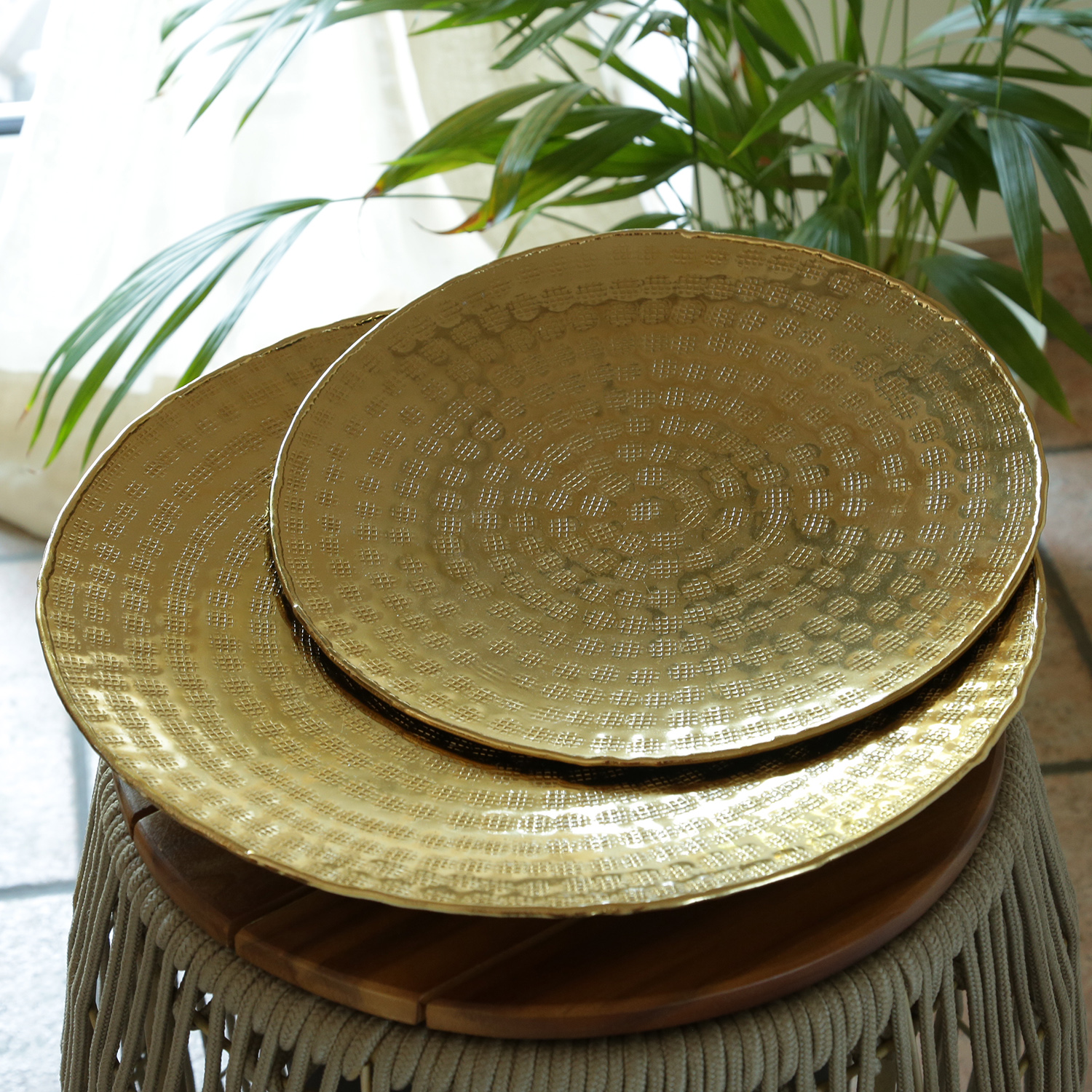 Tablett - Dekotablett - rund - Aluminium - gehämmert - D: 28,5cm - gold Tablett - Dekotablett - rund - Aluminium - gehämmert - D: 28,5cm - gold