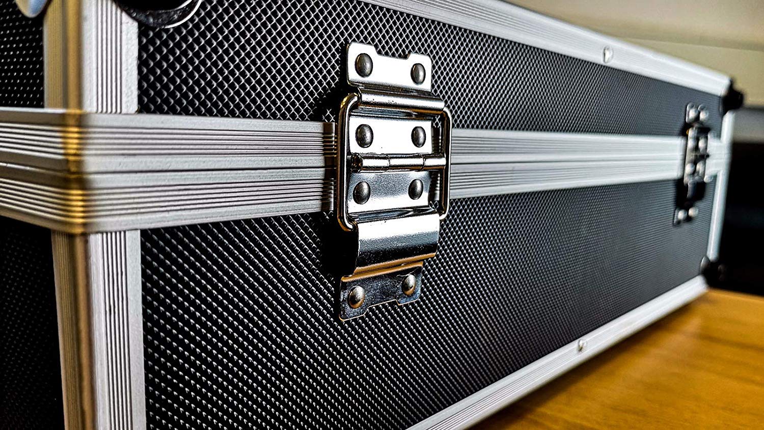 GORANDO® Transportkoffer mit Aluminiumrahmen | 440x300x130mm | Koffer für Werkzeuge, Kameras, Messgeräte etc. | bis 10kg schwarz