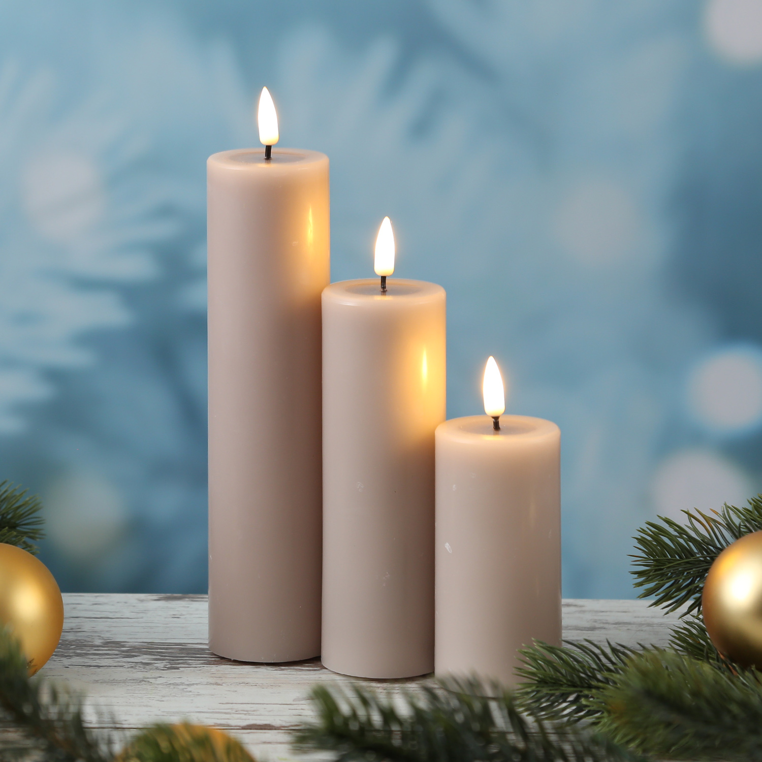 LED Stumpenkerze MIA - Echtwachs - realistische 3D Flamme - H: 20cm - D: 5cm - altrosa LED Stumpenkerze MIA - Echtwachs - realistische 3D Flamme - H: 20cm - D: 5cm - altrosa