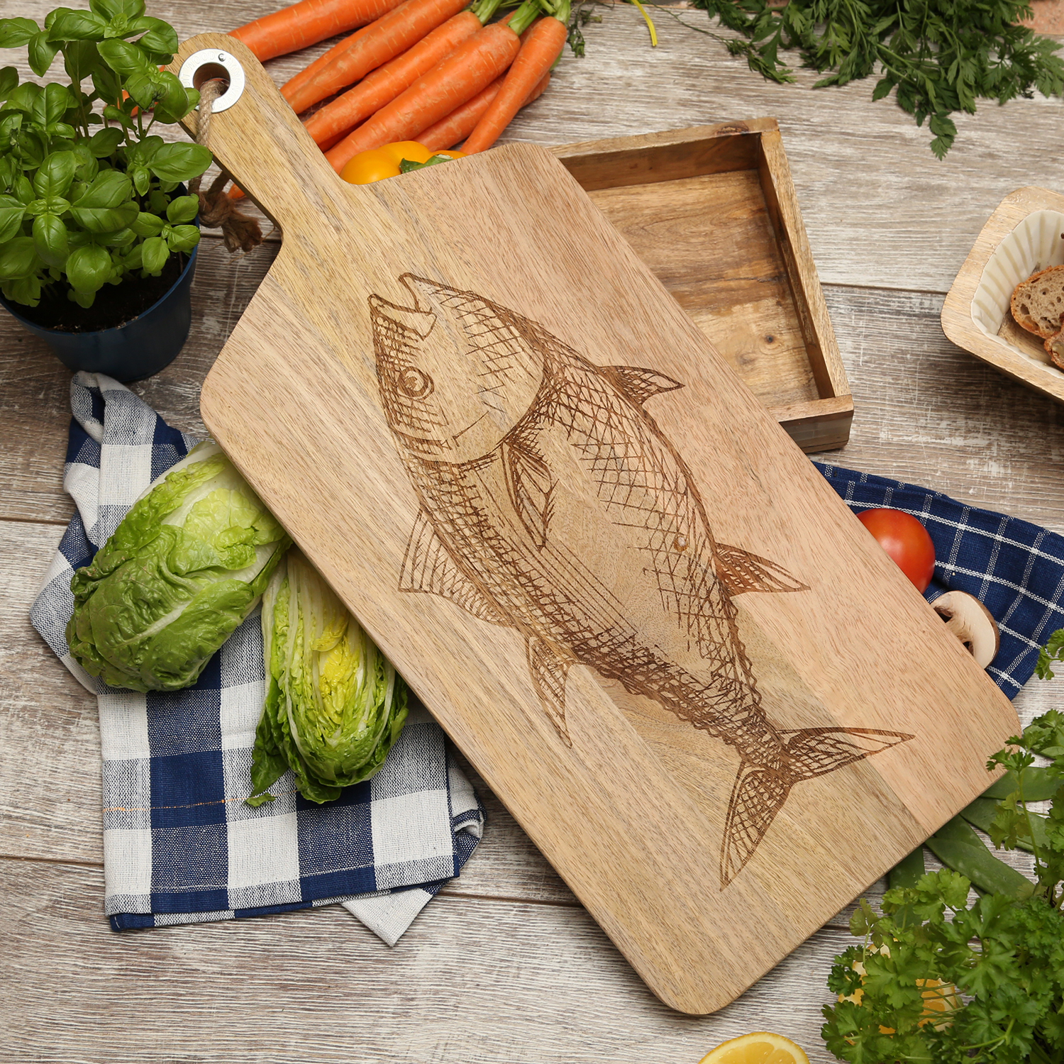 Schneidebrett - Vesperbrett - Fischmotiv - Mangoholz - Kordel - L: 58cm - natur Schneidebrett - Vesperbrett - Fischmotiv - Mangoholz - Kordel - L: 58cm - natur