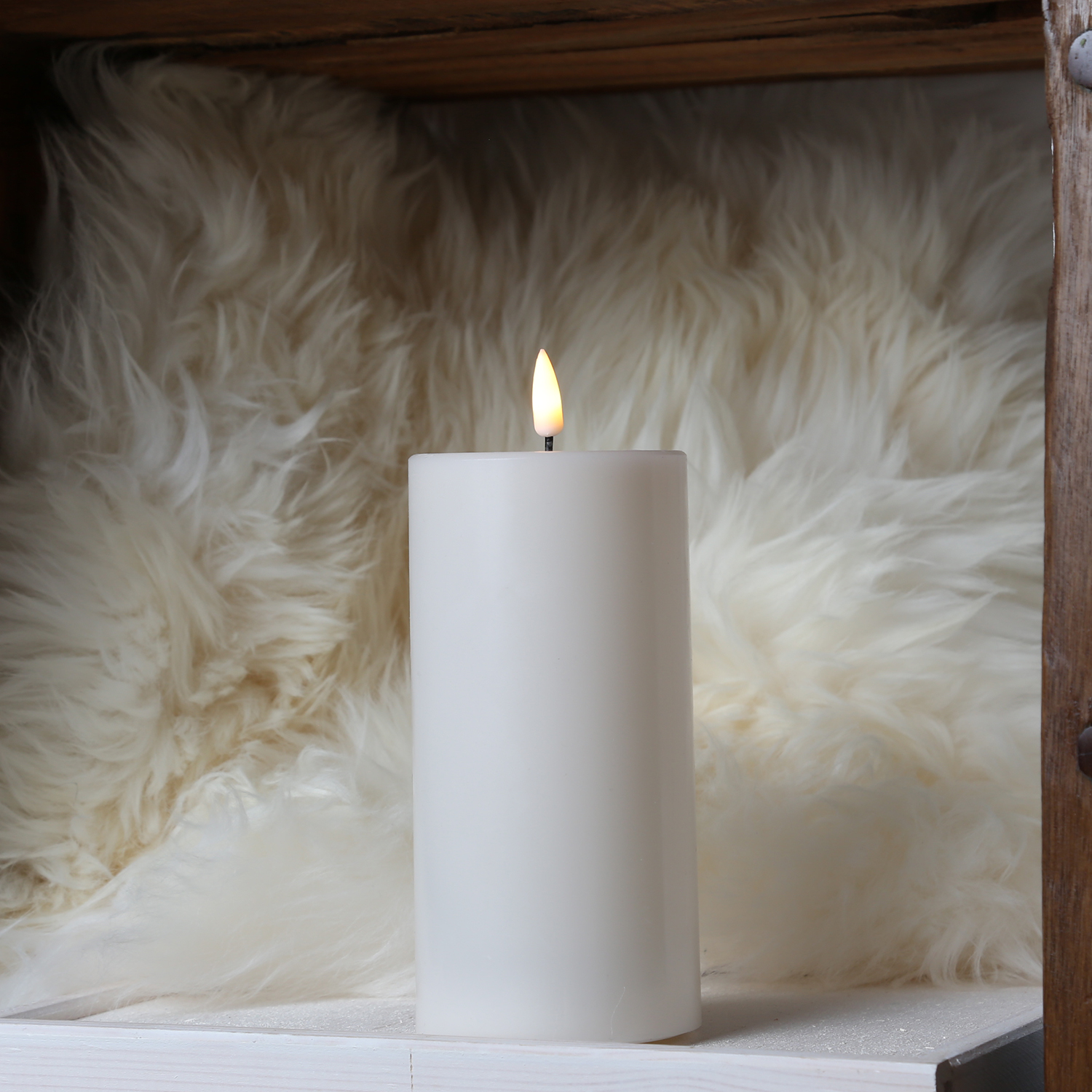 LED Stumpenkerze MIA - Echtwachs - realistische 3D Flamme - H: 15cm - Batteriebetrieb - creme LED Stumpenkerze MIA - Echtwachs - realistische 3D Flamme - H: 15cm - Batteriebetrieb - creme