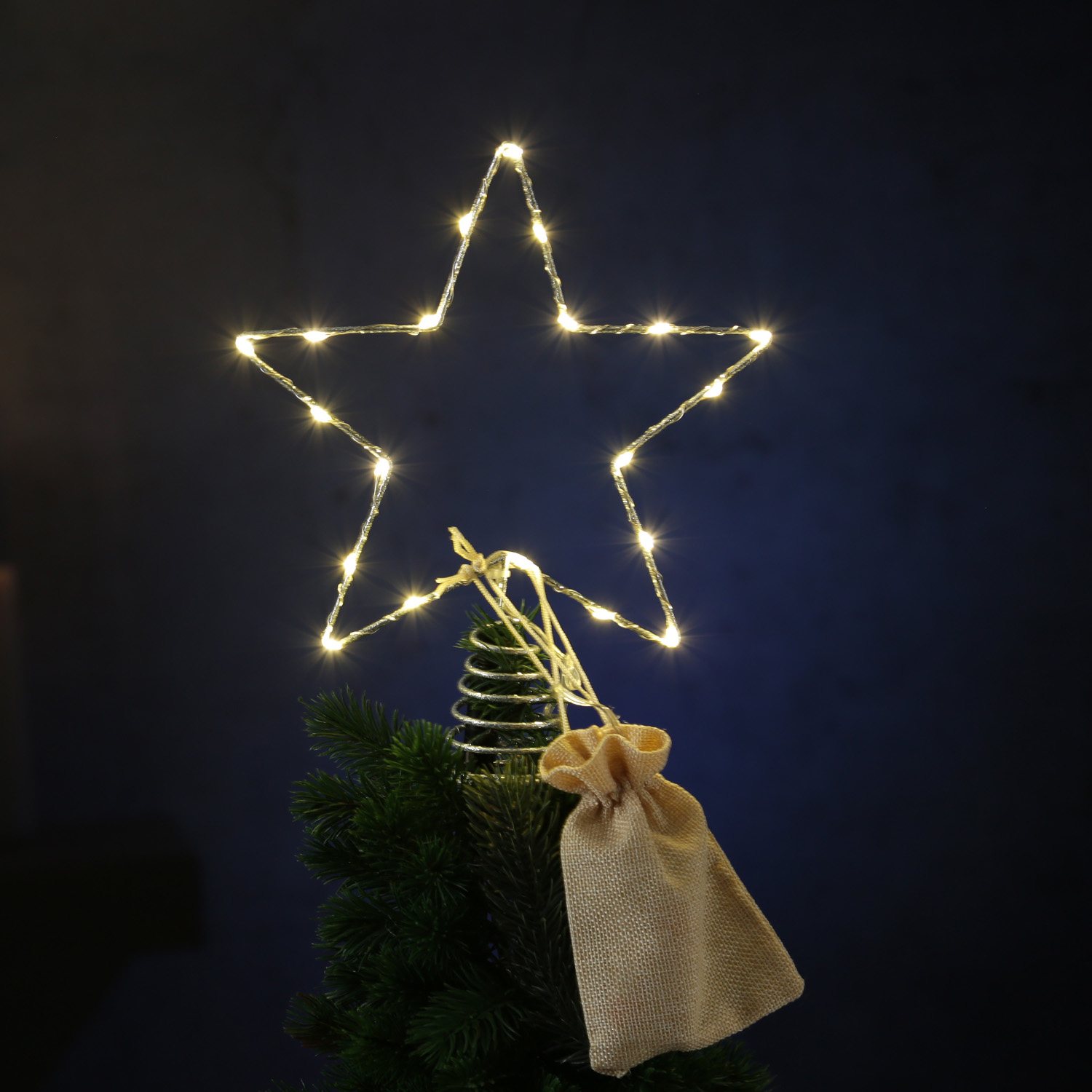 LED Weihnachtsbaumspitze Stern - 20 warmweiße LED - Batterie - Timer - H: 27cm - silber LED Weihnachtsbaumspitze Stern - 20 warmweiße LED - Batterie - Timer - H: 27cm - silber