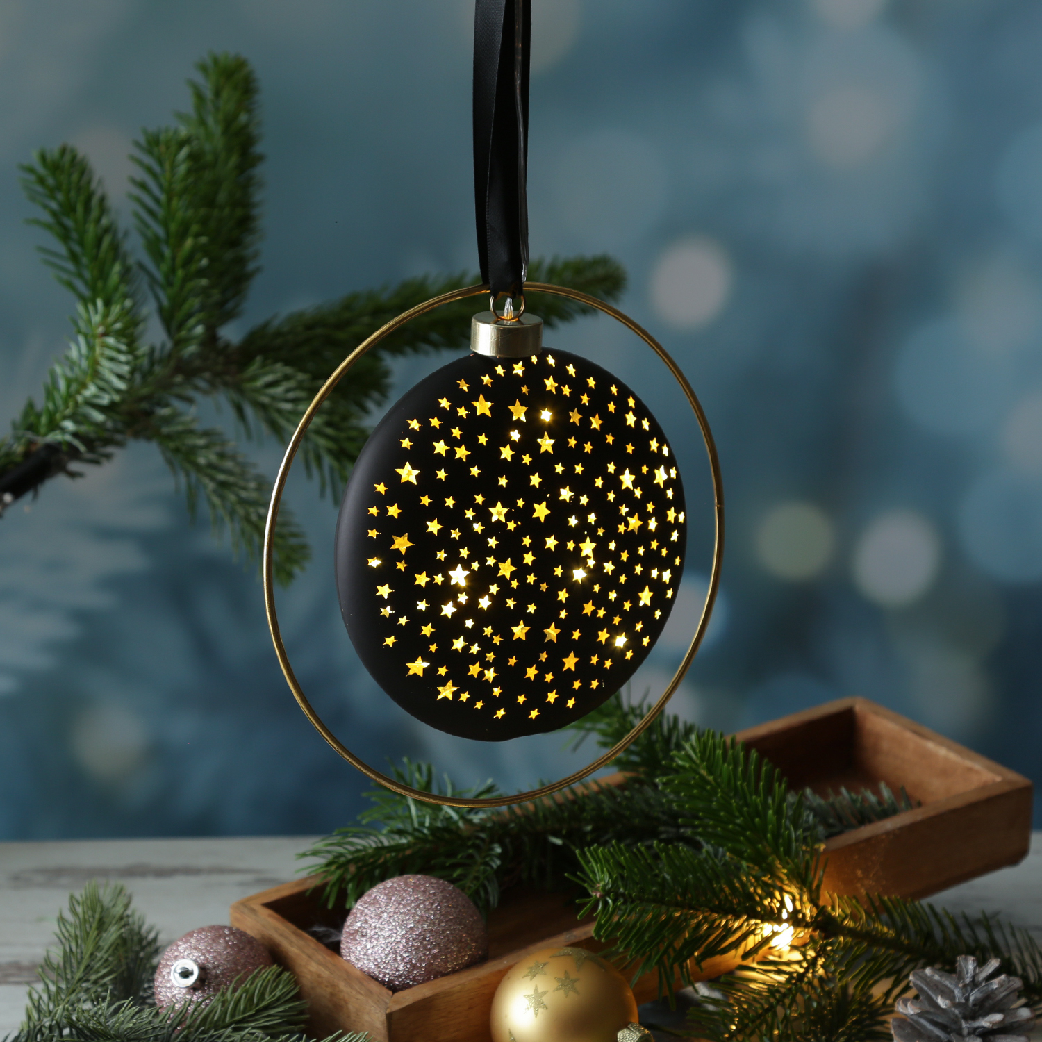 LED Kreis im Ring mit Sternmotiv - 30 warmweisse LED - D- 20cm - Timer - schwarz LED Kreis im Ring mit Sternmotiv - 30 warmweisse LED - D- 20cm - Timer - schwarz