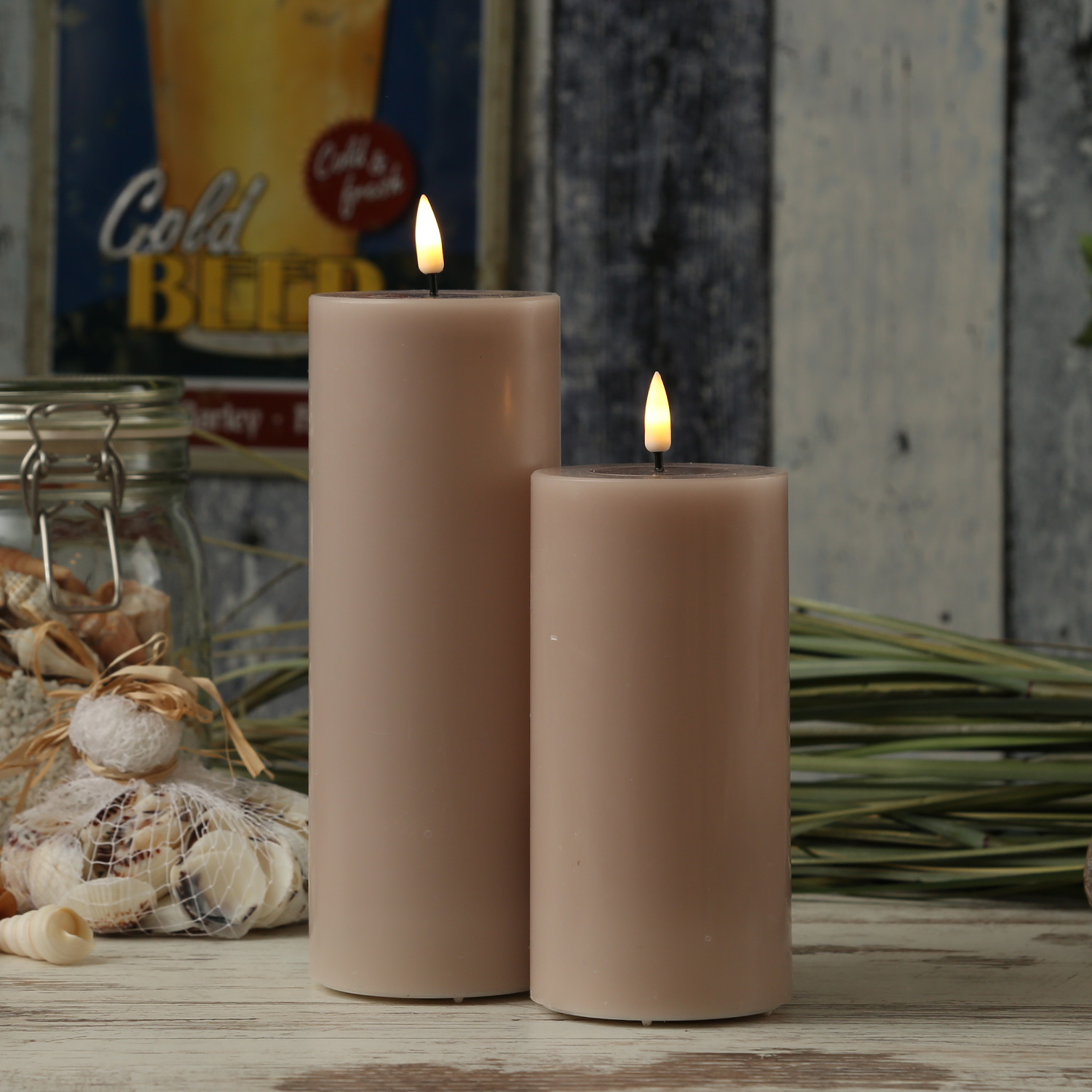 LED Stumpenkerze MIA - Echtwachs - realistische 3D Flamme - H: 20cm - D: 7,5cm - altrosa LED Stumpenkerze MIA - Echtwachs - realistische 3D Flamme - H: 20cm - D: 7,5cm - altrosa