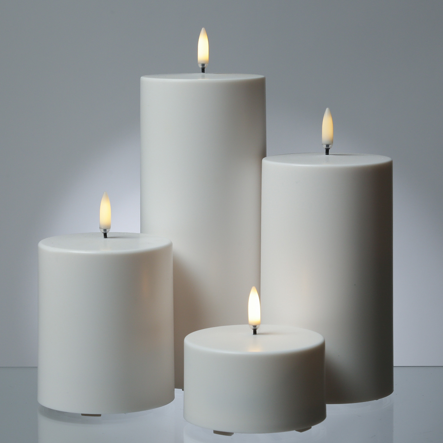 LED Kerze THEA - Kunststoff - Timer - H 10cm - D 84cm - bis zu 2500 Std.  - für Außen - weiß LED Kerze THEA - Kunststoff - Timer - H 10cm - D 84cm - bis zu 2500 Std.  - für Außen - weiß