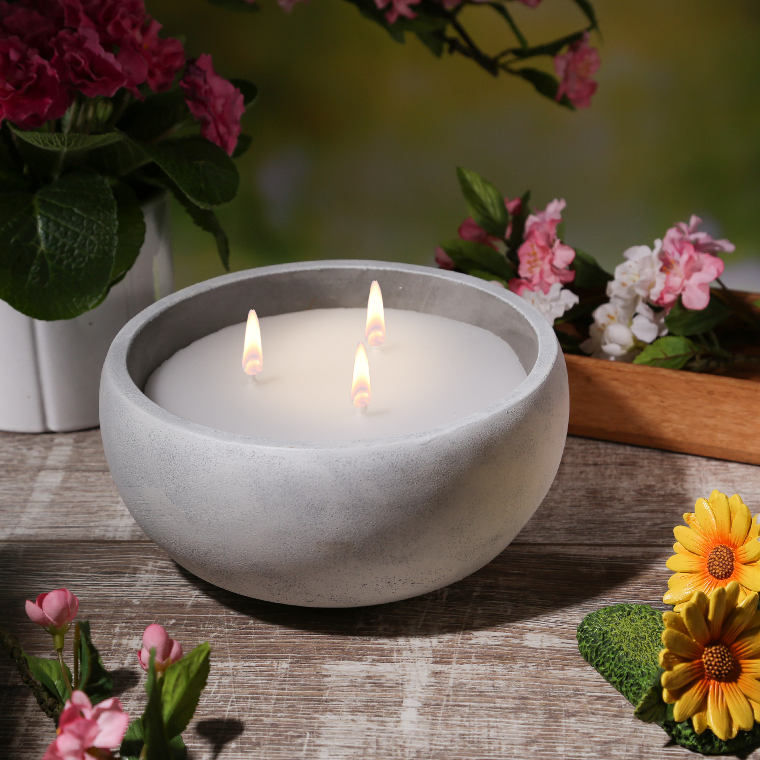 Duftkerze CITRONELLA - Echtwachs Outdoorkerze in Betonschale mit Deckel - 3-Docht - D: 20cm - grau Duftkerze CITRONELLA - Echtwachs Outdoorkerze in Betonschale mit Deckel - 3-Docht - D: 20cm - grau