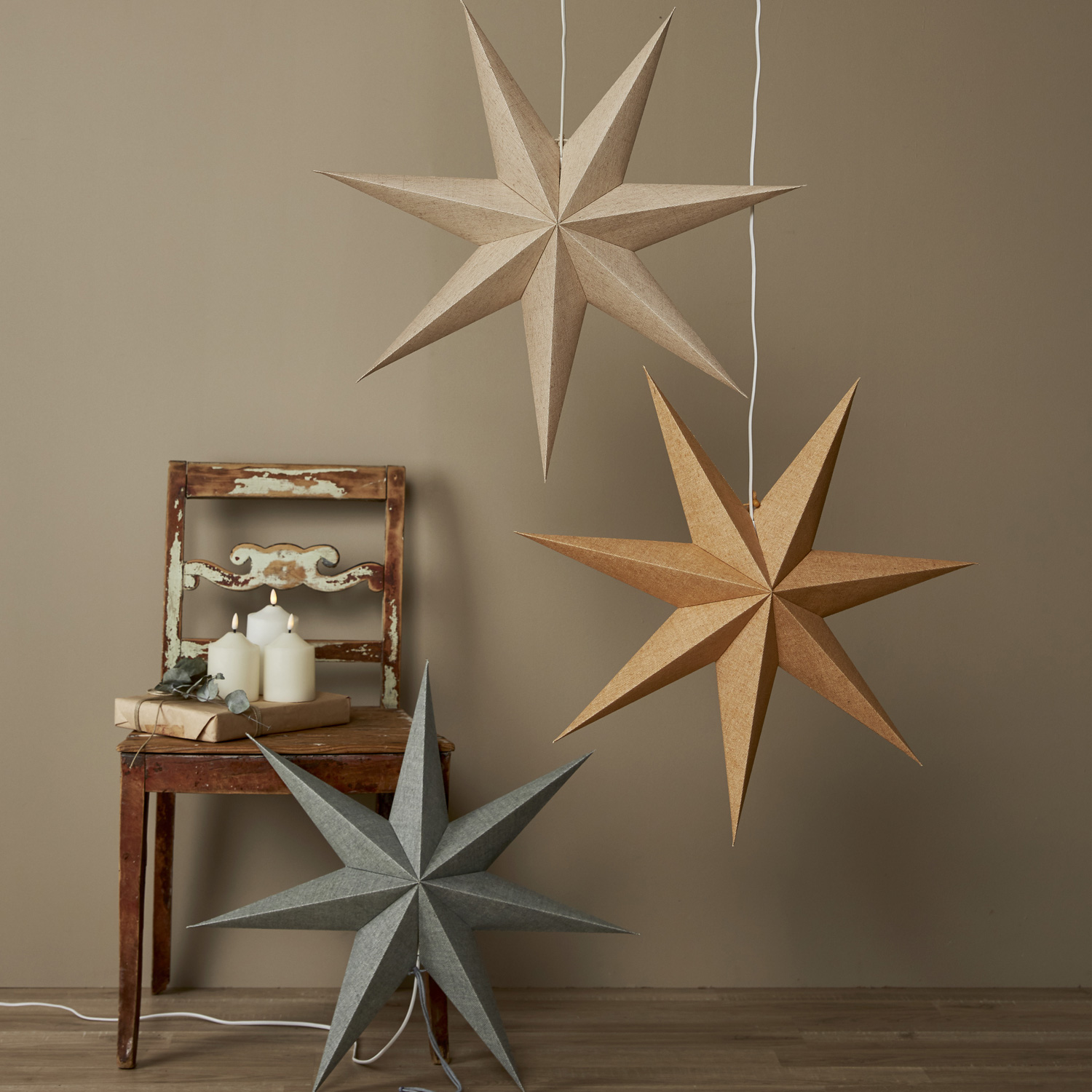 Papierstern COTTON - mit Band und Stoffbezug - hängend - 7-zackig - D: 60cm - gold Papierstern COTTON - mit Band und Stoffbezug - hängend - 7-zackig - D: 60cm - gold