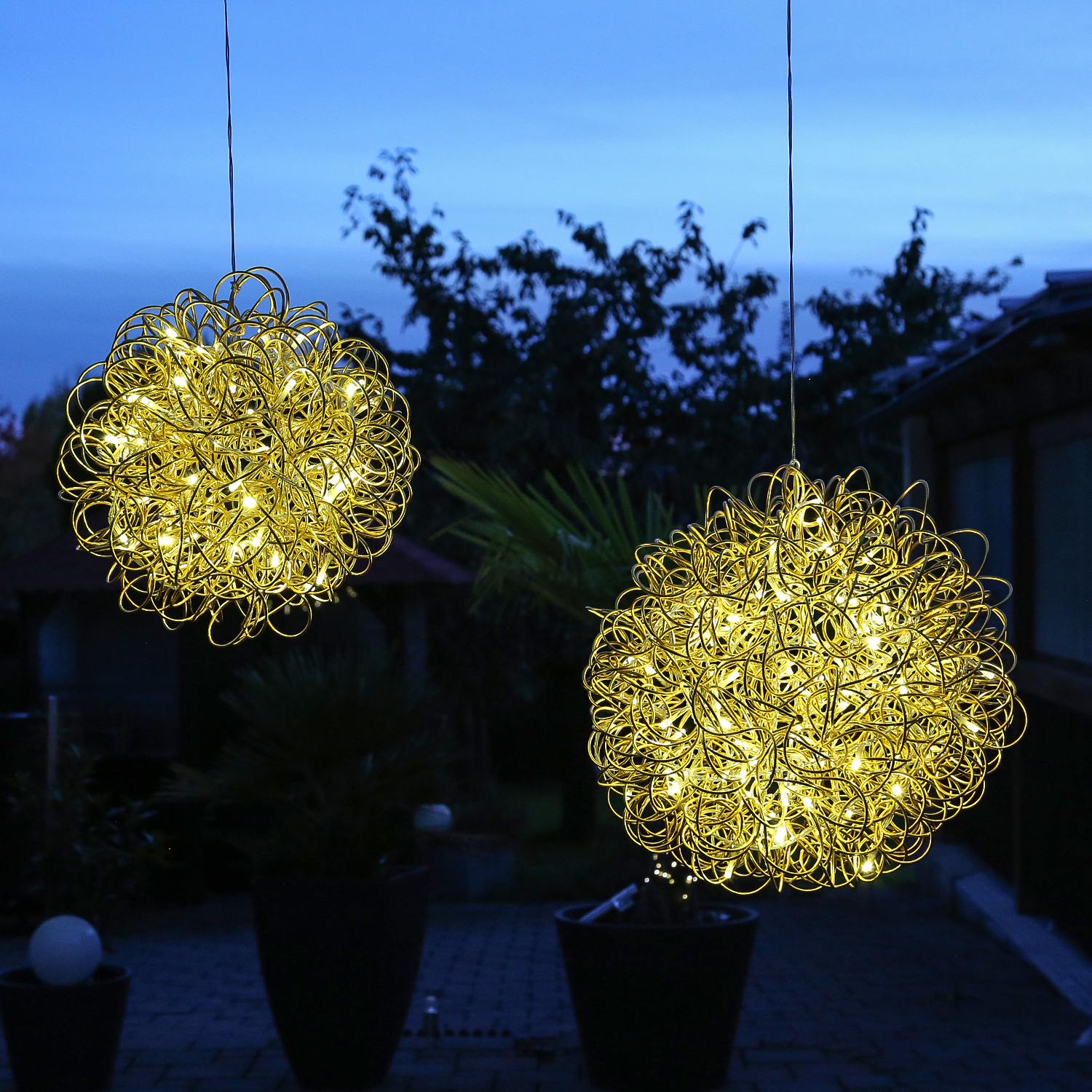 LED 3D Design Drahtkugel SPHERE - 50 warmweiße LED - D: 30cm - für Innen und Außen - gold LED 3D Design Drahtkugel SPHERE - 50 warmweiße LED - D: 30cm - für Innen und Außen - gold