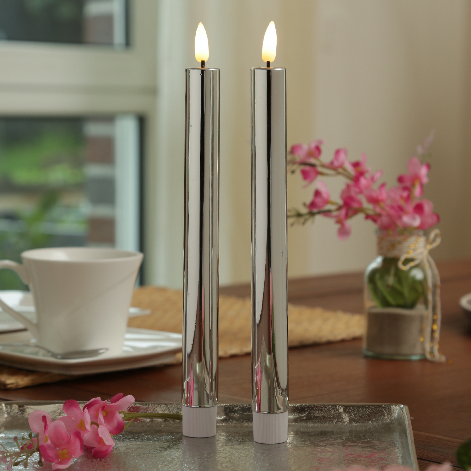 LED Stabkerzen - Tafelkerzen aus Kunststoff - H: 25cm - Timer - silber glänzend - 2er Set LED Stabkerzen - Tafelkerzen aus Kunststoff - H: 25cm - Timer - silber glänzend - 2er Set