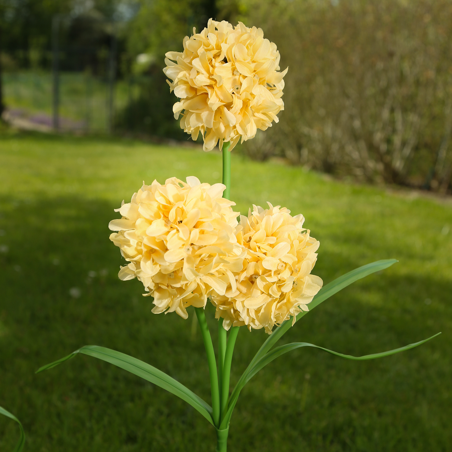 LED Solar Gartenstecker Blume - warmweiße LED - H: 70cm - Lichtsensor - gelb LED Solar Gartenstecker Blume - warmweiße LED - H: 70cm - Lichtsensor - gelb