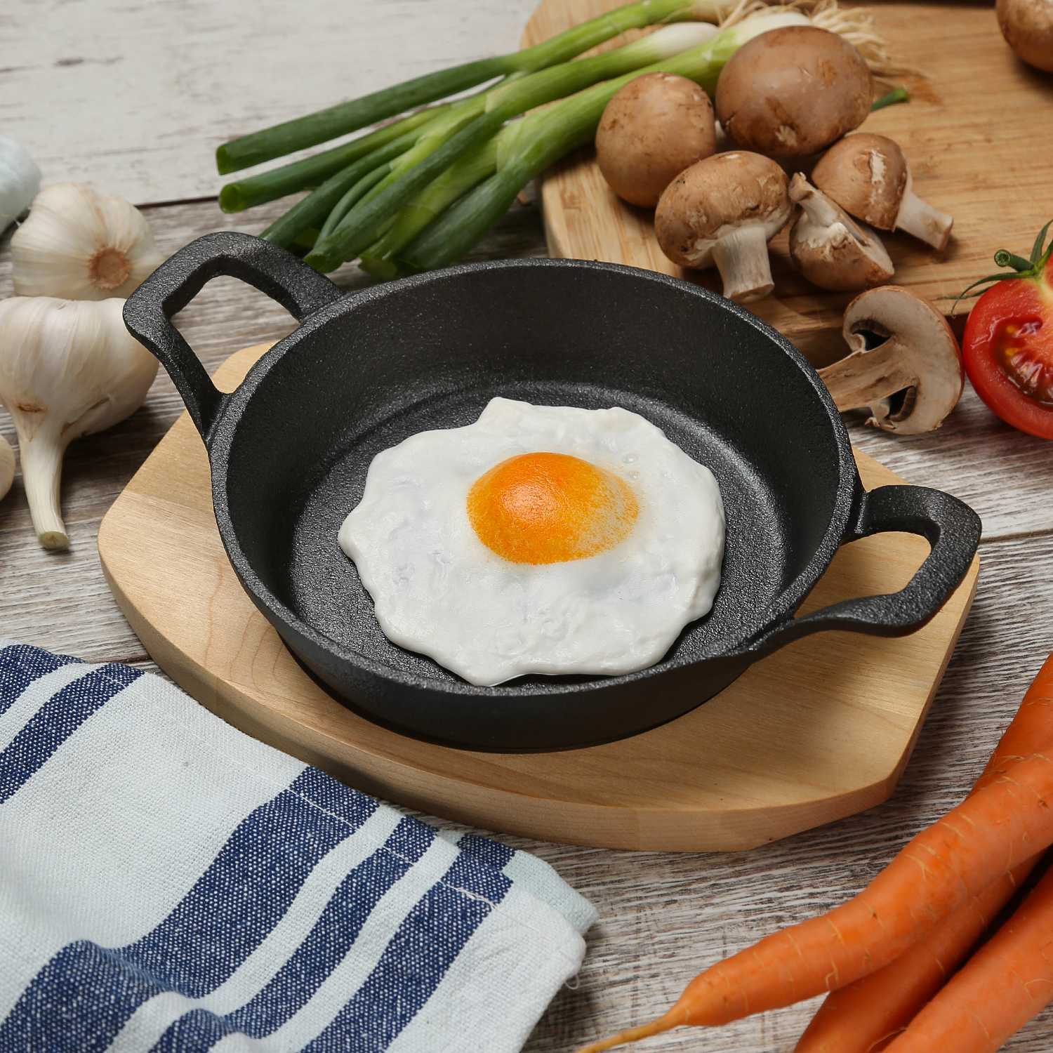 Feuerpfännchen Ø 15 cm mit 2 Henkel - Gusspfanne aus hochwertigem Gusseisen - Servierpfanne Feuerpfännchen Ø 15 cm mit 2 Henkel - Gusspfanne aus hochwertigem Gusseisen - Servierpfanne