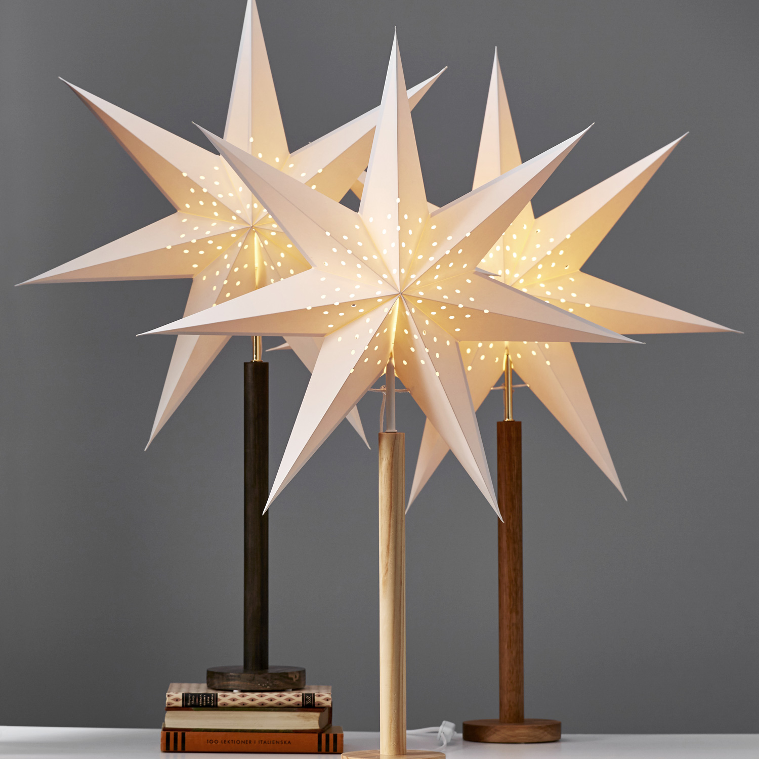 Papierstern/Stehleuchte  "Elice" - stehend - 7-zackig - Ø 60cm, H: 85cm - E14 Fassung - creme/eiche