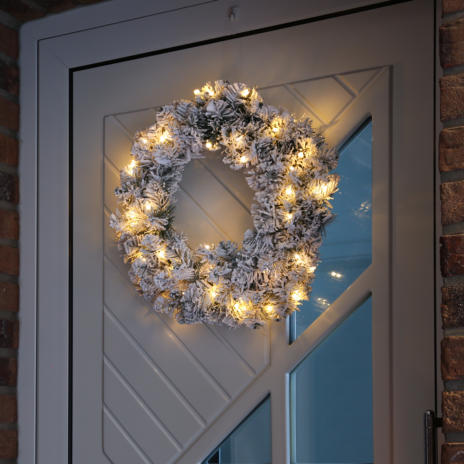 LED Tannenkranz - Schneeoptik - 40 warmweiße LED - D: 50cm - Timer - Batterie - grün, weiß LED Tannenkranz - Schneeoptik - 40 warmweiße LED - D: 50cm - Timer - Batterie - grün, weiß