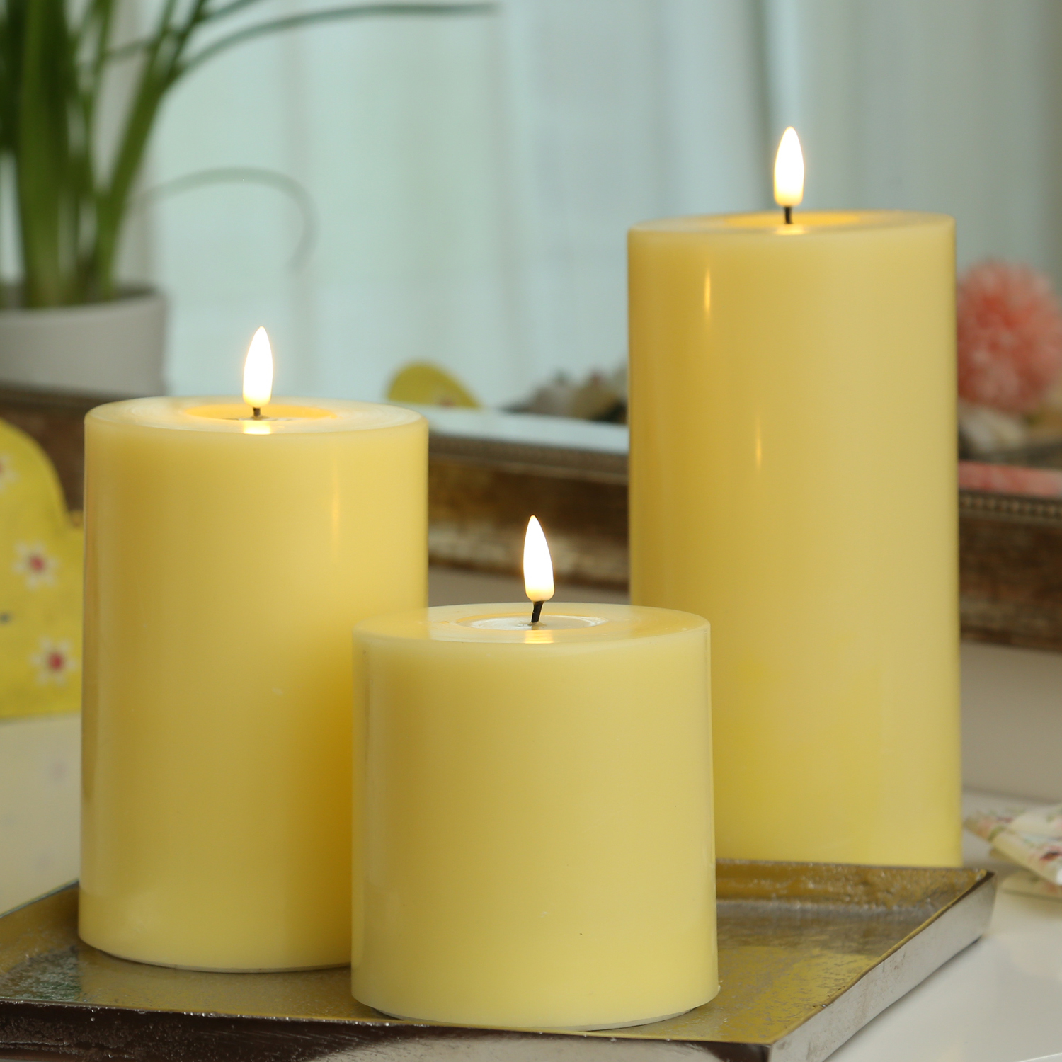 LED Stumpenkerze MIA - Echtwachs - realistische 3D Flamme - H: 15cm D: 10cm - Batteriebetrieb - gelb LED Stumpenkerze MIA - Echtwachs - realistische 3D Flamme - H: 15cm D: 10cm - Batteriebetrieb - gelb