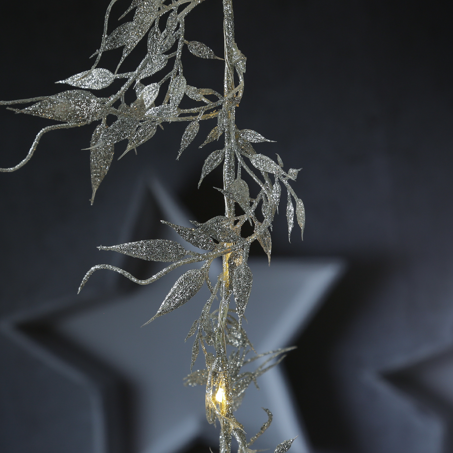 LED Drahtlichterkette Blätter mit Glitzer - 30 warmweiße LED - L: 150cm - Timer - Batterie - silber