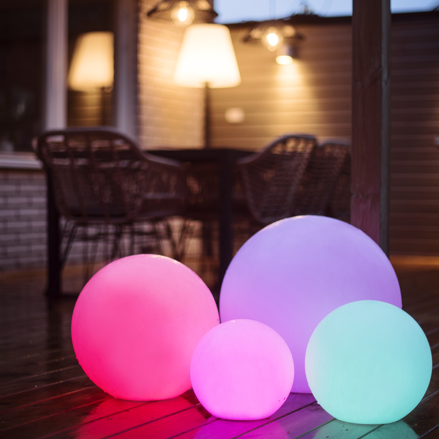 LED Kugel Twilights - Gartenkugel 40cm - RGB Farbwechsel/feste Farbe - Fernbedienung - Aufladbar