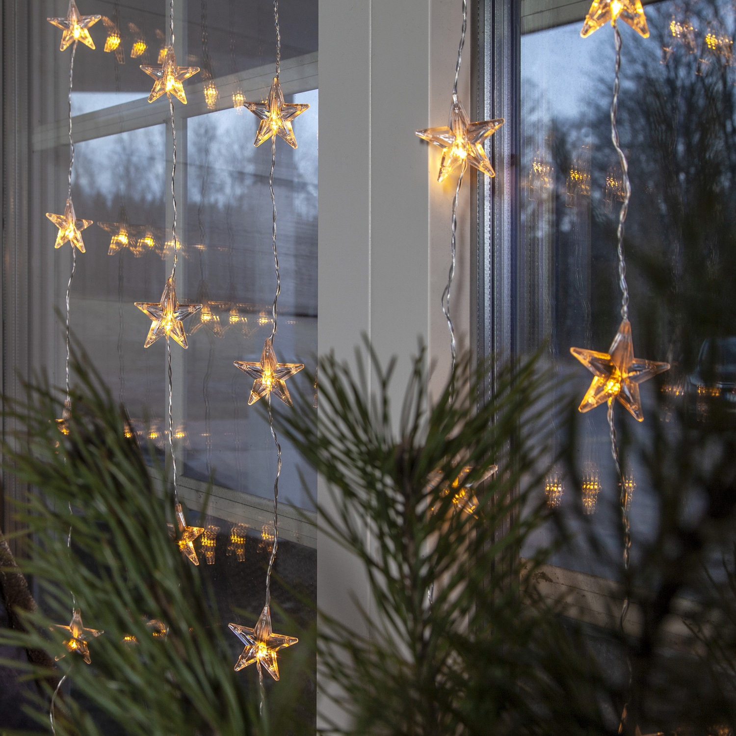 LED Lichtervorhang mit 50 Sternen - 50 warmweiße LED - 90x200cm - inkl. Trafo - für Innen