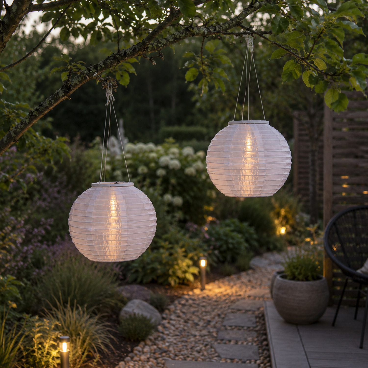 LED Solar Lampion - warmweiße LED - H: 21cm - D: 25cm - Lichtsensor - weiß
