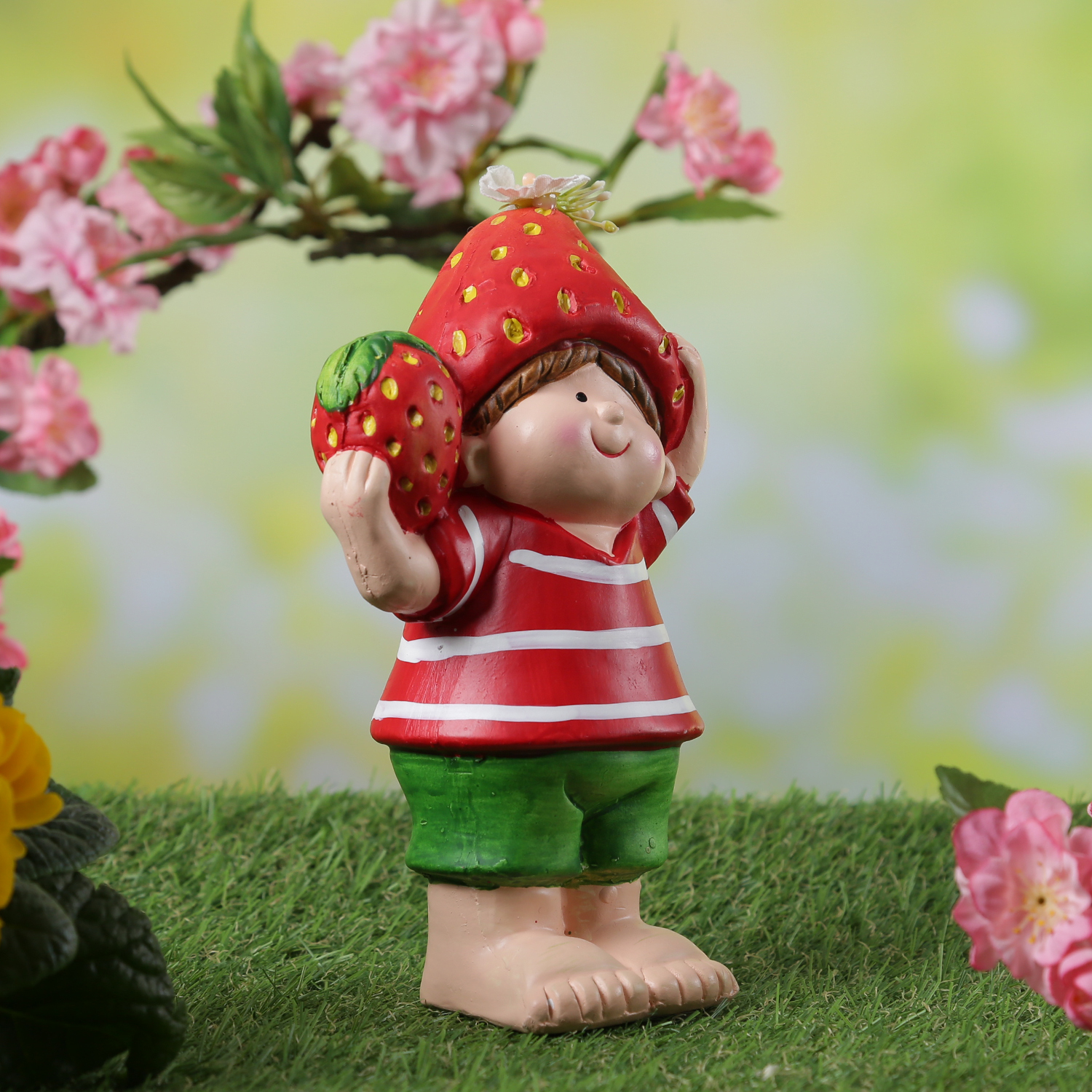 Dekofigur Erdbeerjunge Fritz - niedliche Gartenfigur mit Erdbeere - Keramik  - H: 18,5cm - rot