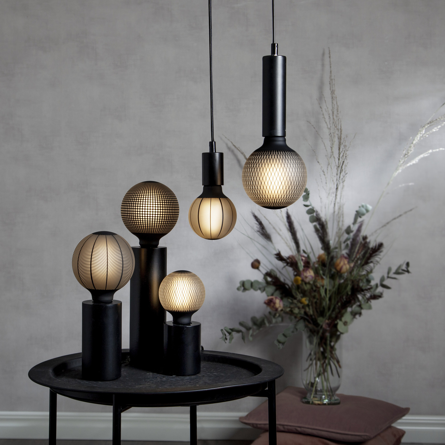 Lampenfassung "Tub" - E27 Fassung - Schalter - H: 10cm - stehend - schwarz Lampenfassung "Tub" - E27 Fassung - Schalter - H: 10cm - stehend - schwarz