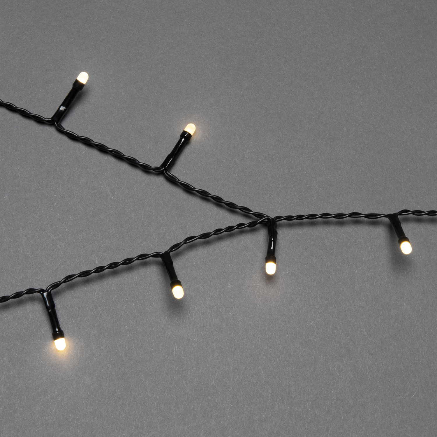 LED Baummantel Lichterkette - 6 Stränge á 45 gefrostete warmweiße LED - Timer - Außen - L: 2,40m LED Baummantel Lichterkette - 6 Stränge á 45 gefrostete warmweiße LED - Timer - Außen - L: 2,40m