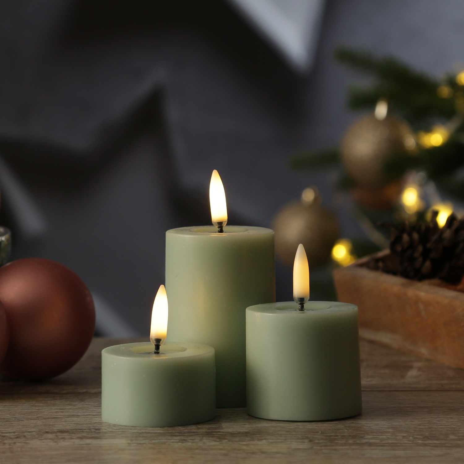 LED Mini Kerzenset THEA - Echtwachs - 3 Größen - D: 5cm - Timer - salbeigrün - 3er Set LED Mini Kerzenset THEA - Echtwachs - 3 Größen - D: 5cm - Timer - salbeigrün - 3er Set