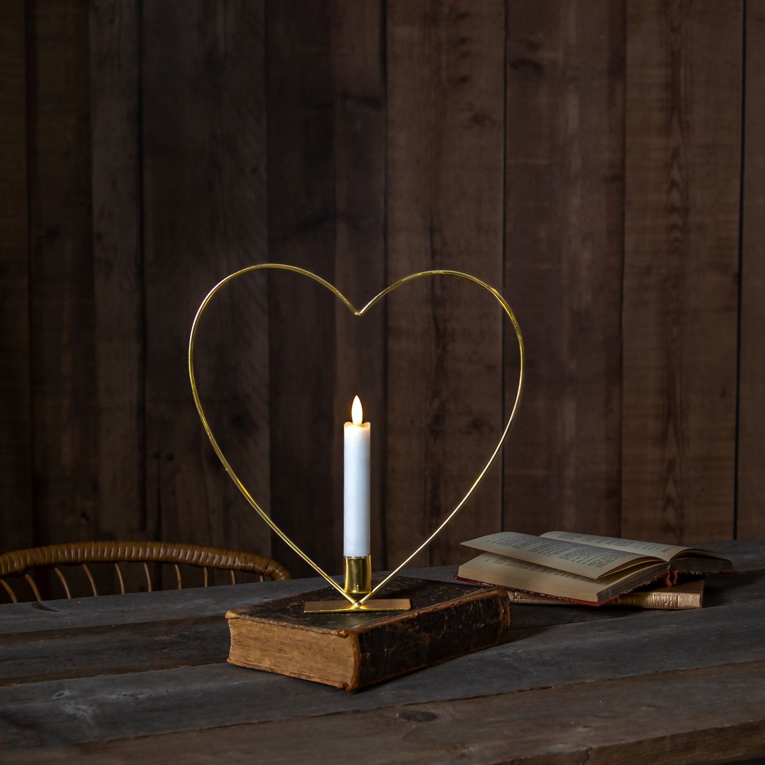 LED Stabkerzenhalter in Herzform inkl. Stabkerze - Metall - stehend - Batterie - Innen - gold LED Stabkerzenhalter in Herzform inkl. Stabkerze - Metall - stehend - Batterie - Innen - gold
