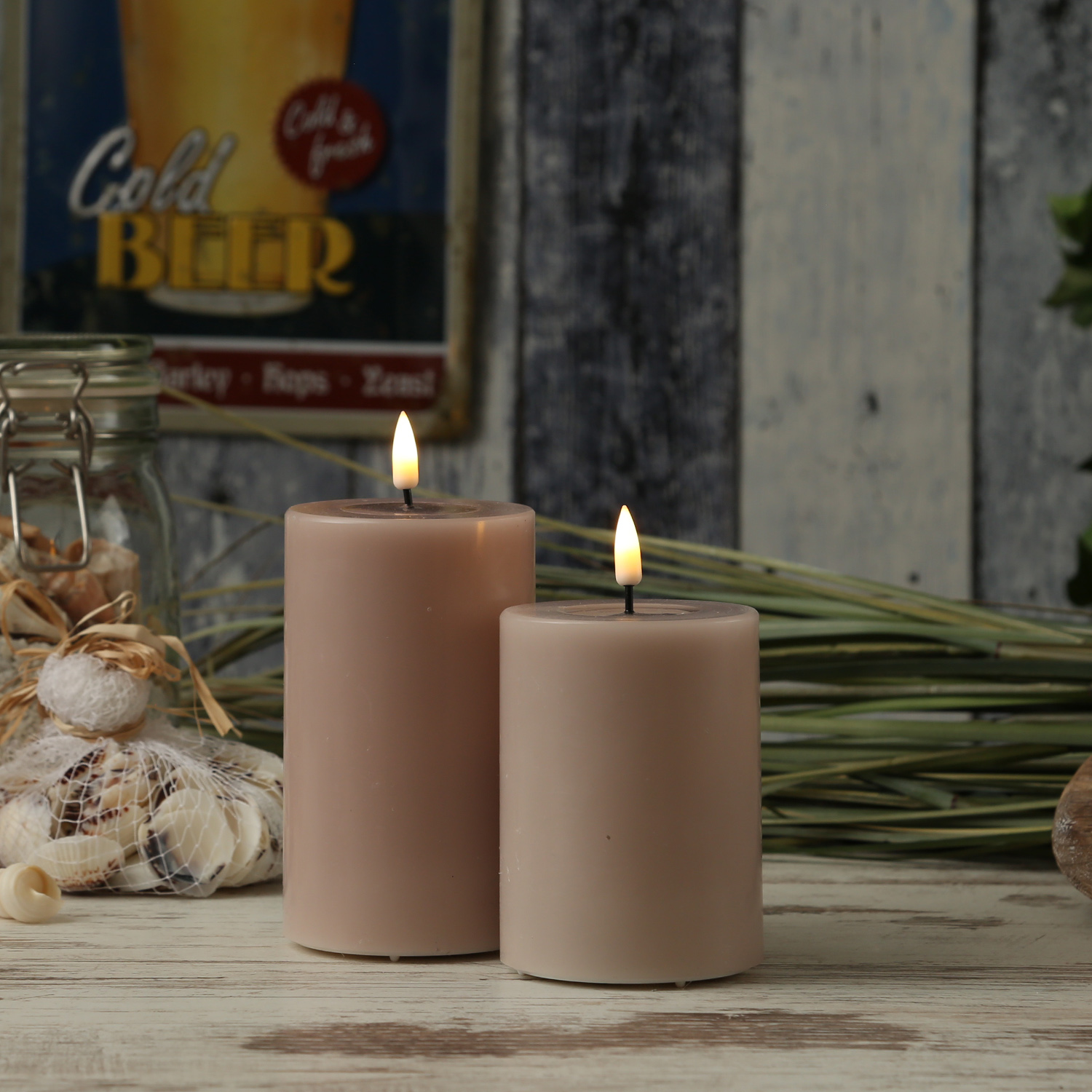 LED Stumpenkerze MIA - Echtwachs - realistische 3D Flamme - H: 12,5cm - D: 7,5cm - altrosa LED Stumpenkerze MIA - Echtwachs - realistische 3D Flamme - H: 12,5cm - D: 7,5cm - altrosa