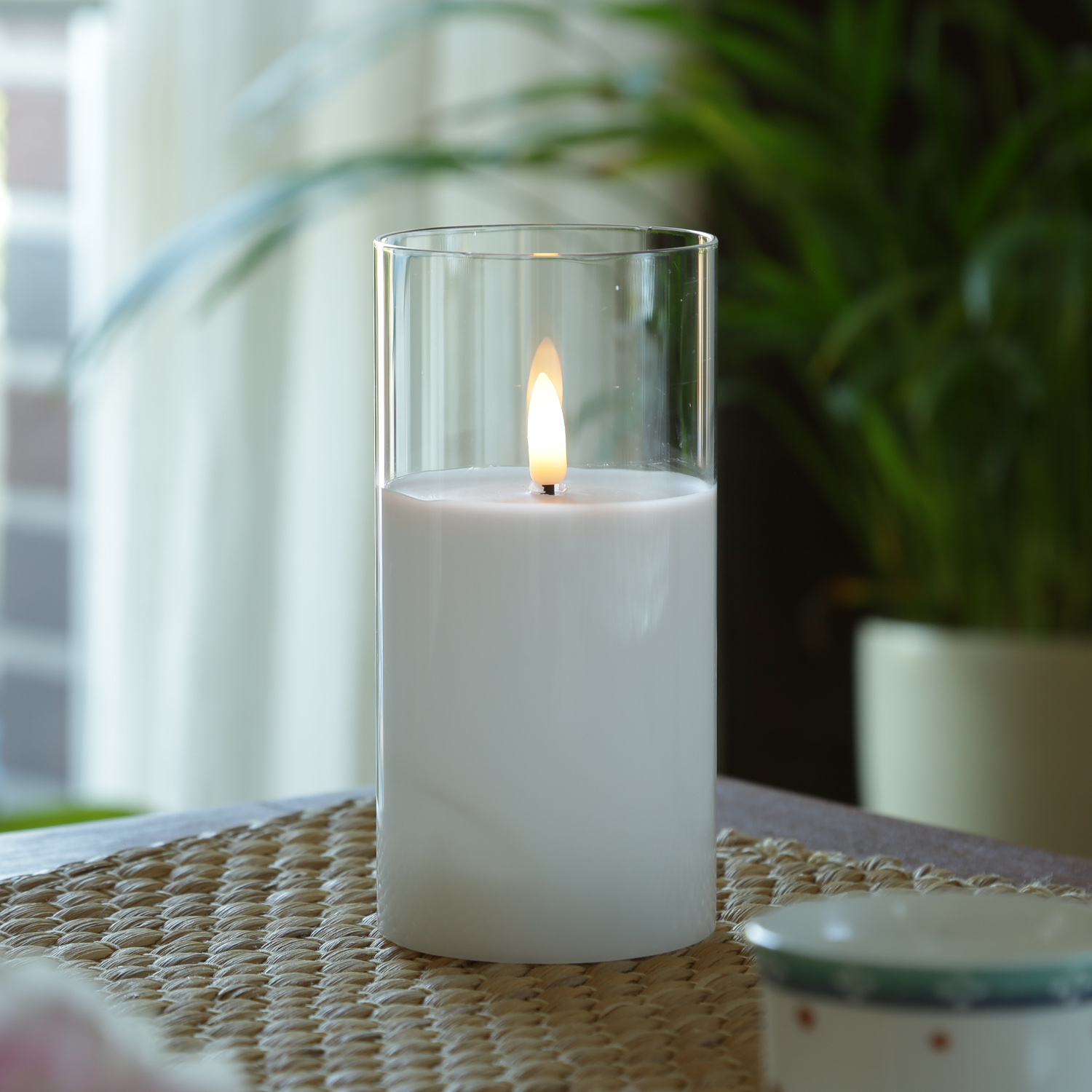 LED Kerze im Glas - Windlicht - Echtwachs - flackernde 3D Flamme - Timer - H: 15cm - D: 7,5cm LED Kerze im Glas - Windlicht - Echtwachs - flackernde 3D Flamme - Timer - H: 15cm - D: 7,5cm