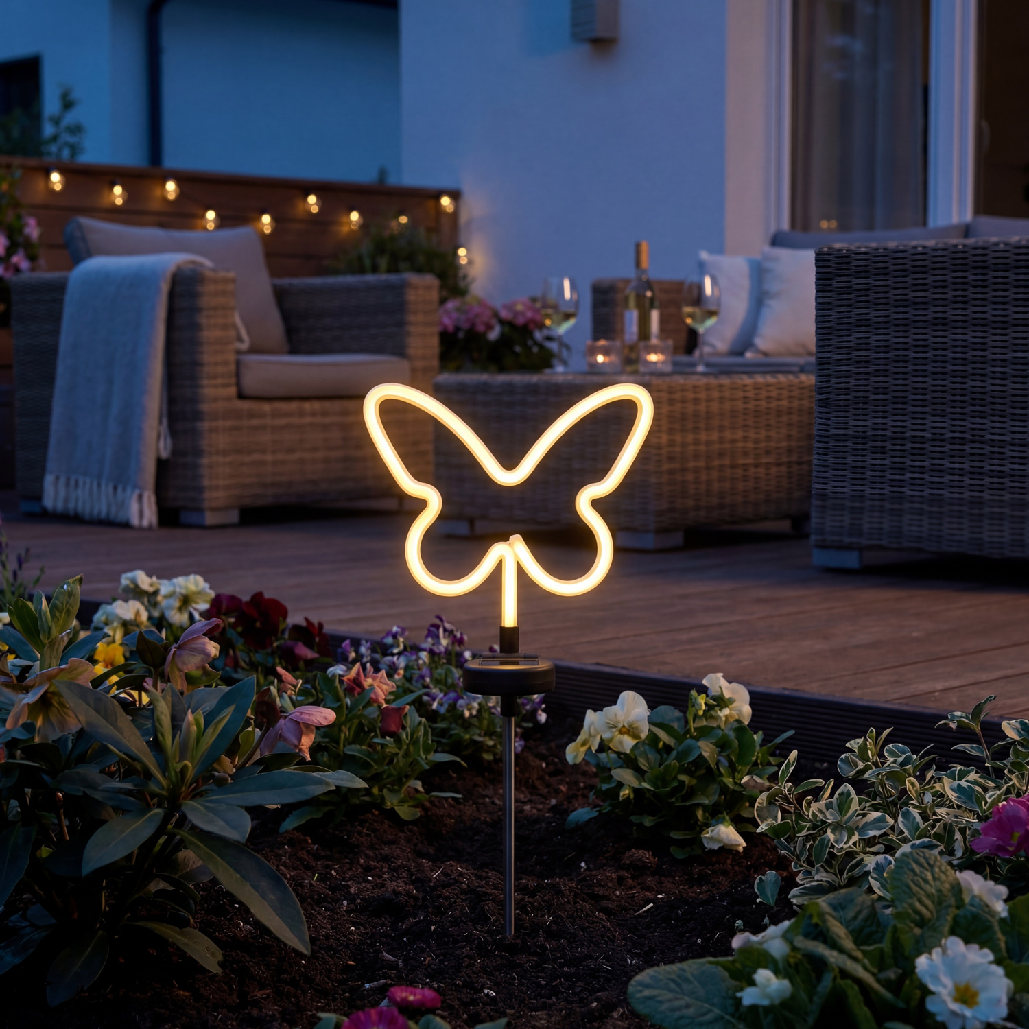 LED Solar Gartenstecker Schmetterling - Solarleuchte mit Erdspieß - H: 66cm - Lichtsensor