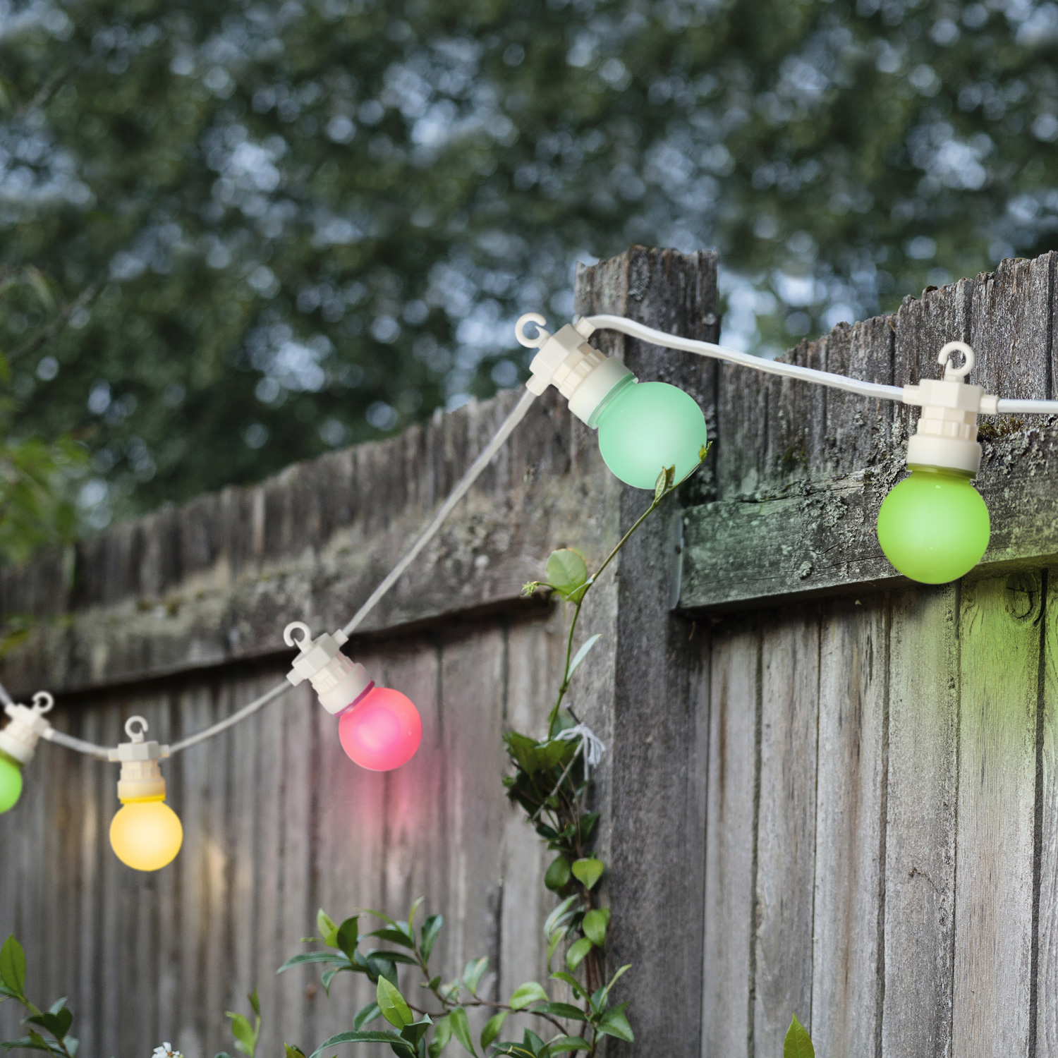 LED Party Lichterkette Circus - 20 pastellfarbene LED - 8,8m - koppelbar bis 100 LED - Außentrafo LED Party Lichterkette Circus - 20 pastellfarbene LED - 8,8m - koppelbar bis 100 LED - Außentrafo