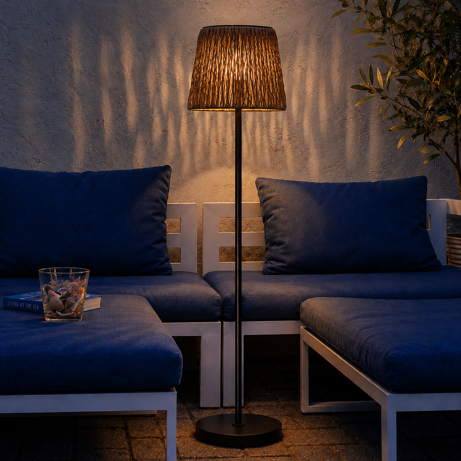 LED Solar Stehlampe in Rattan-Optik - Gartenlampe - 2 Höhenmöglichkeiten - H: 125cm - Lichtsensor