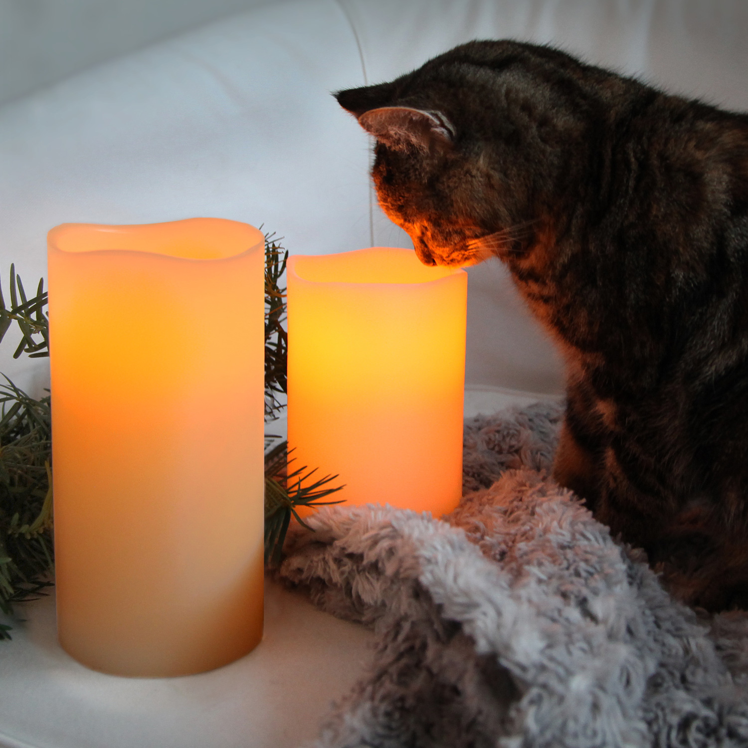 LED Kerze Big - Echtwachs - flackernde gelbe LED - Timer - Batteriebetrieb - H: 15cm D: 10cm - creme LED Kerze Big - Echtwachs - flackernde gelbe LED - Timer - Batteriebetrieb - H: 15cm D: 10cm - creme