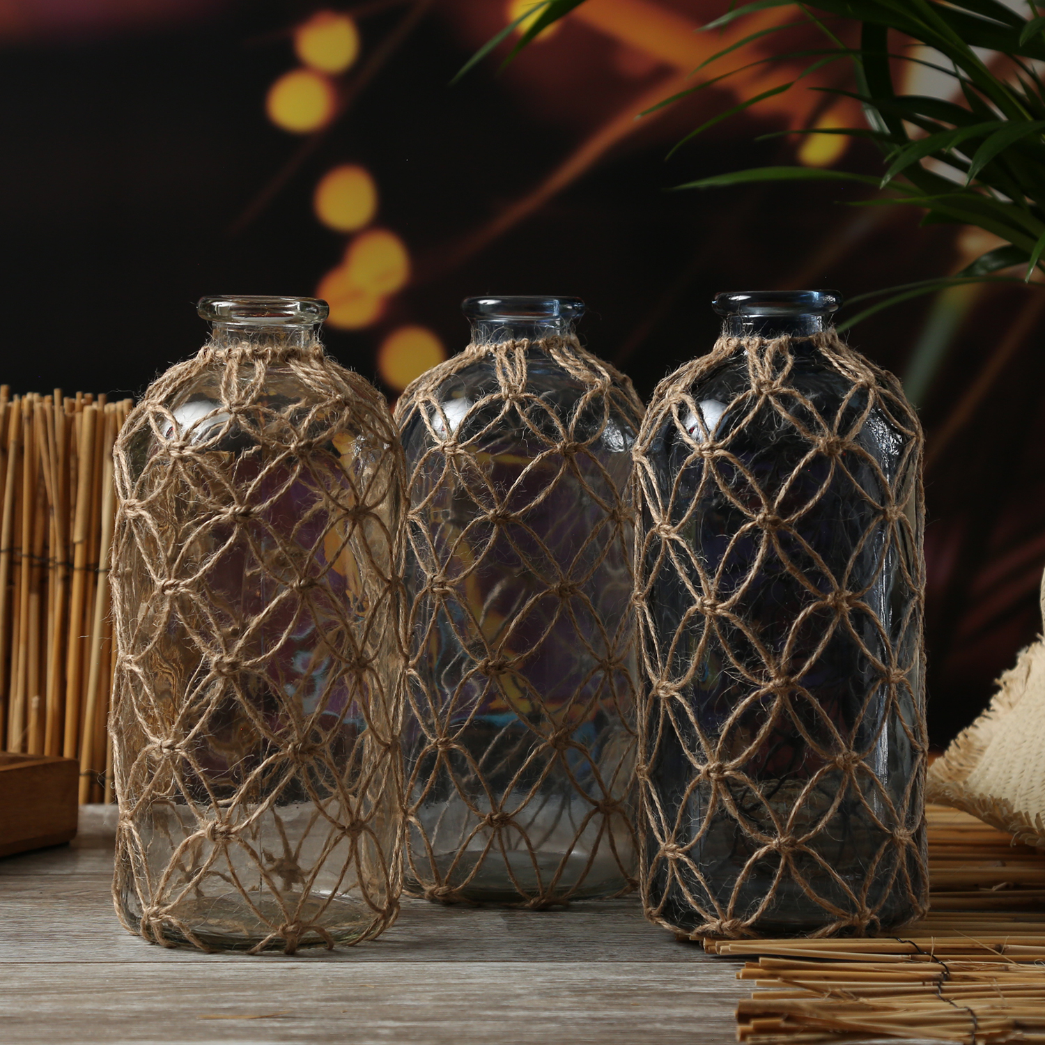 Dekoflasche MARITIM mit Netz - Glasvase - Juteseil Deko - H: 25cm - transparent Dekoflasche MARITIM mit Netz - Glasvase - Juteseil Deko - H: 25cm - transparent