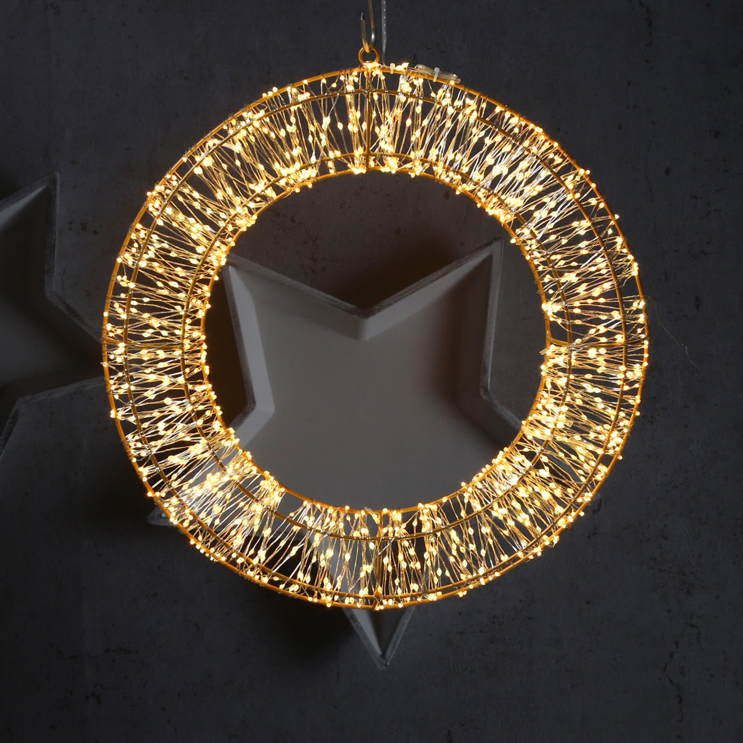 LED Kranz abgeflacht - goldener Lichterkranz mit 1500 LED - D: 40cm - 8Modi/Timer - Innen/Außen