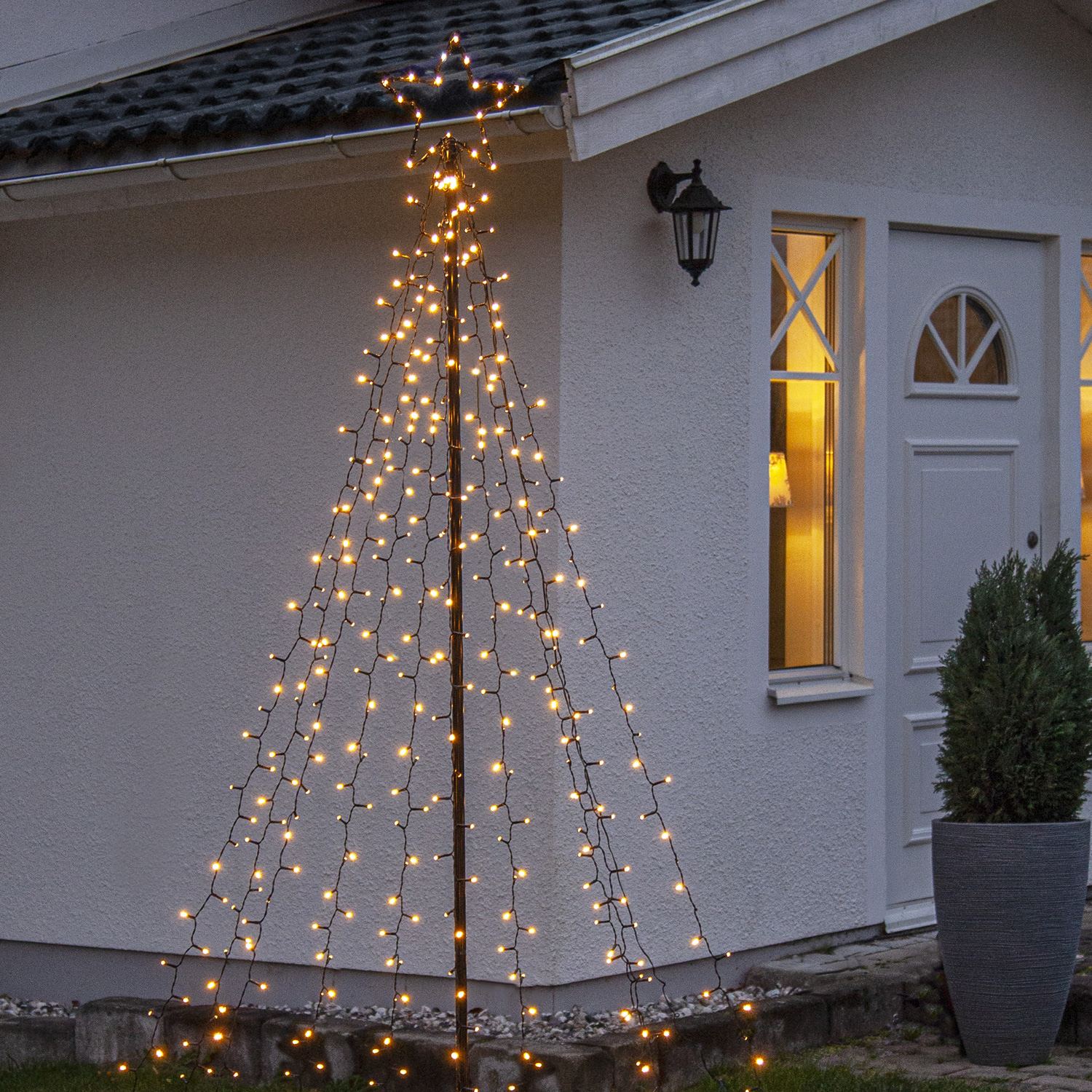 LED-Lichterbaum Spiky - H: 2,35m - 420 warmweiße LED - Timer - inkl. Kabel - Outdoor - schwarz