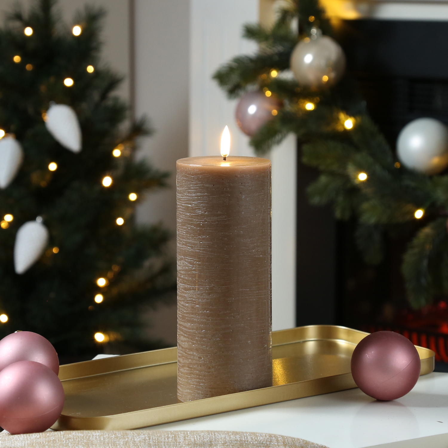 LED Kerze PIA - Rustik-Optik - Echtwachs - H: 20cm - D: 7,8cm - Timer - bis zu 1000 Std. - karamell LED Kerze PIA - Rustik-Optik - Echtwachs - H: 20cm - D: 7,8cm - Timer - bis zu 1000 Std. - karamell