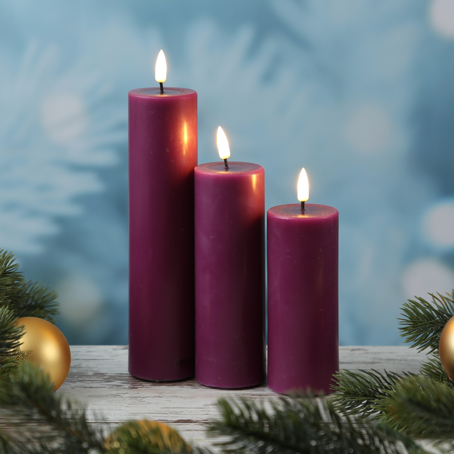 LED Stumpenkerze MIA - Echtwachs - realistische 3D Flamme - H: 12,5cm - D: 5cm - beere LED Stumpenkerze MIA - Echtwachs - realistische 3D Flamme - H: 12,5cm - D: 5cm - beere