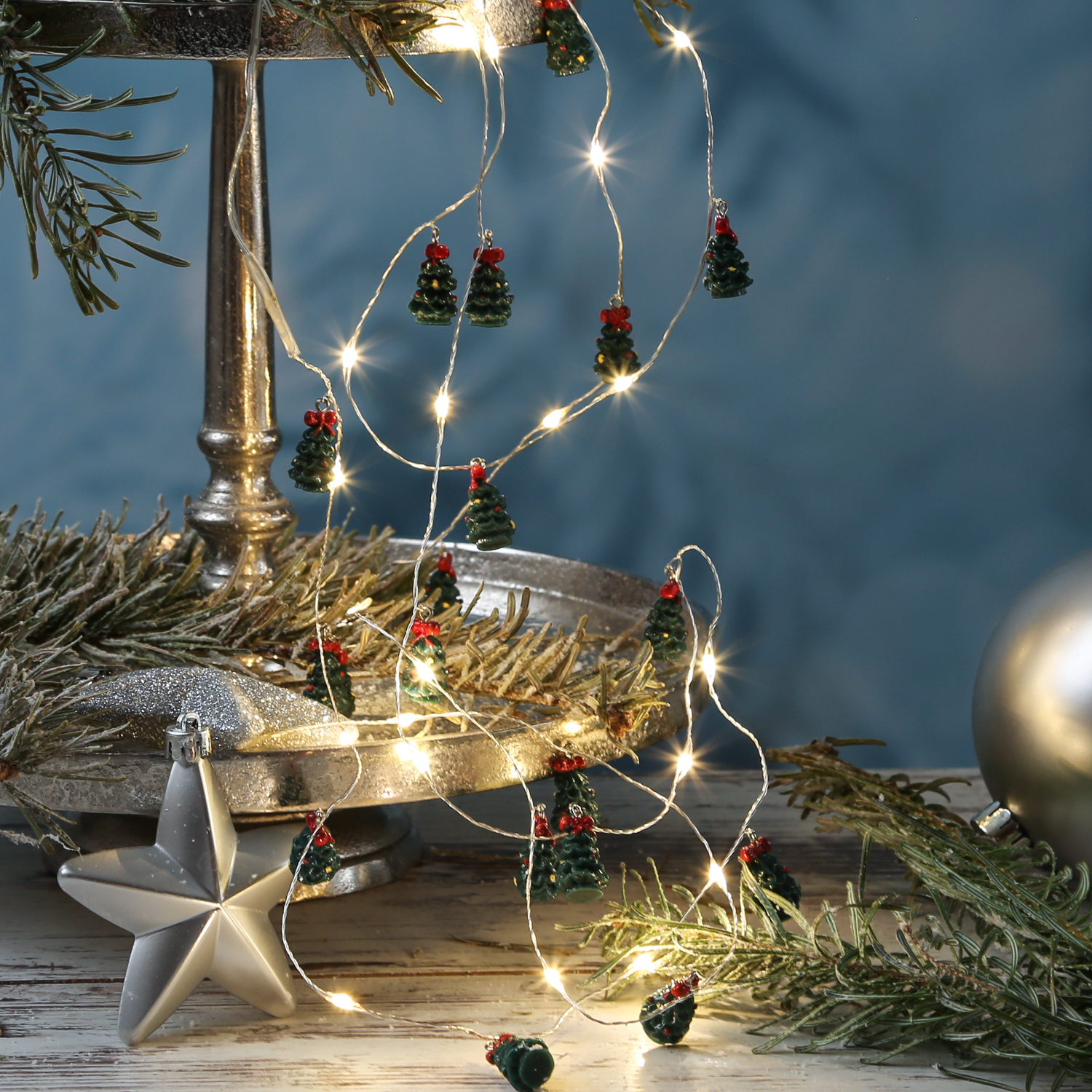 LED Drahtlichterkette TANNENBAUM - 20 warmweiße LED - L: 1,90m - Timer - Batterie - grün, rot