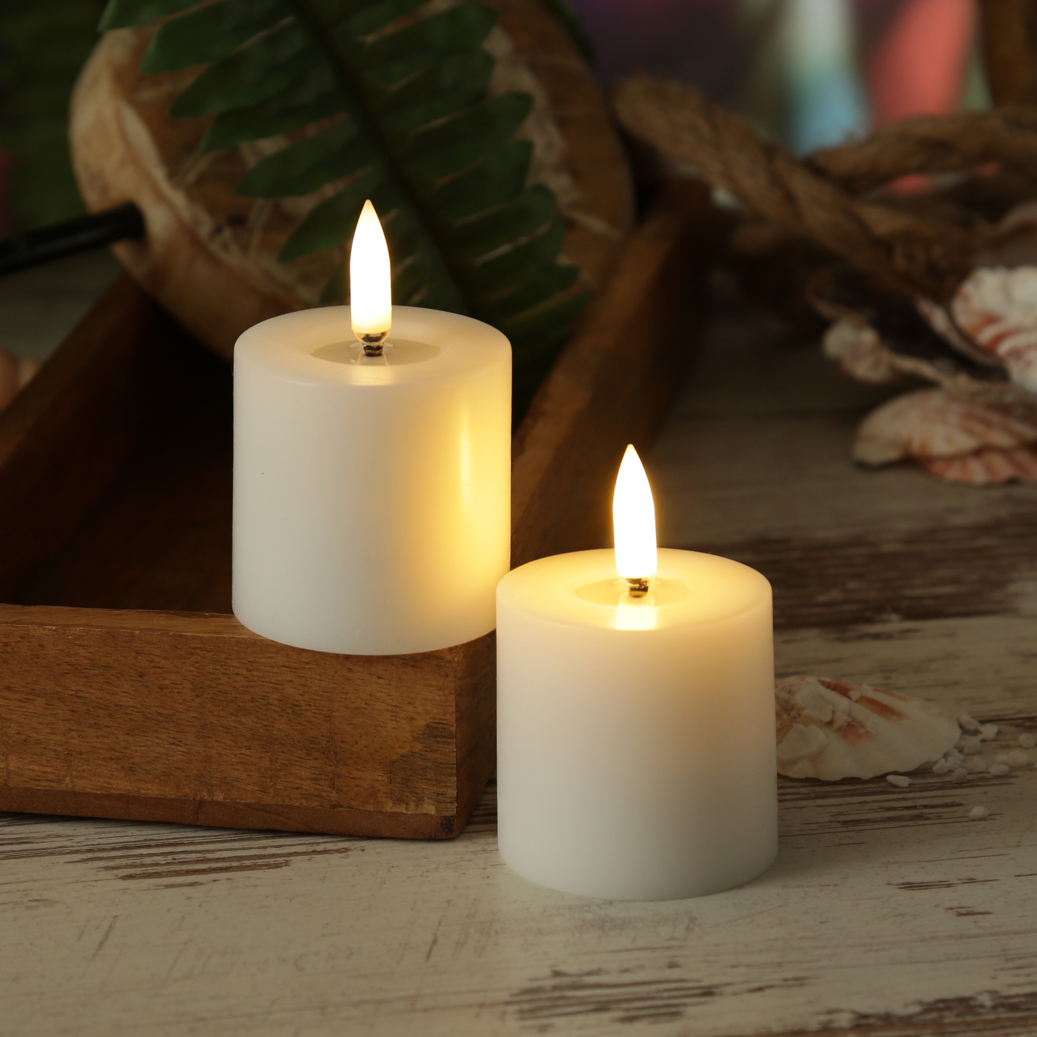 LED Mini Kerze THEA - Echtwachs - 3D Flamme mit Wachsspiegel - D: 5cm - H: 7,3cm - Timer - weiß LED Mini Kerze THEA - Echtwachs - 3D Flamme mit Wachsspiegel - D: 5cm - H: 7,3cm - Timer - weiß