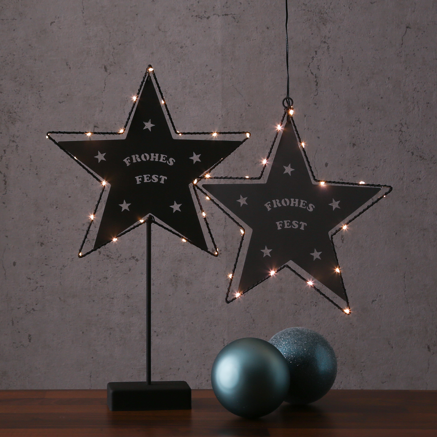 LED Hängestern FROHES FEST - Metallstern - 5-zackig - D: 27cm - 20 LED - Batteriebetrieb - schwarz LED Hängestern FROHES FEST - Metallstern - 5-zackig - D: 27cm - 20 LED - Batteriebetrieb - schwarz