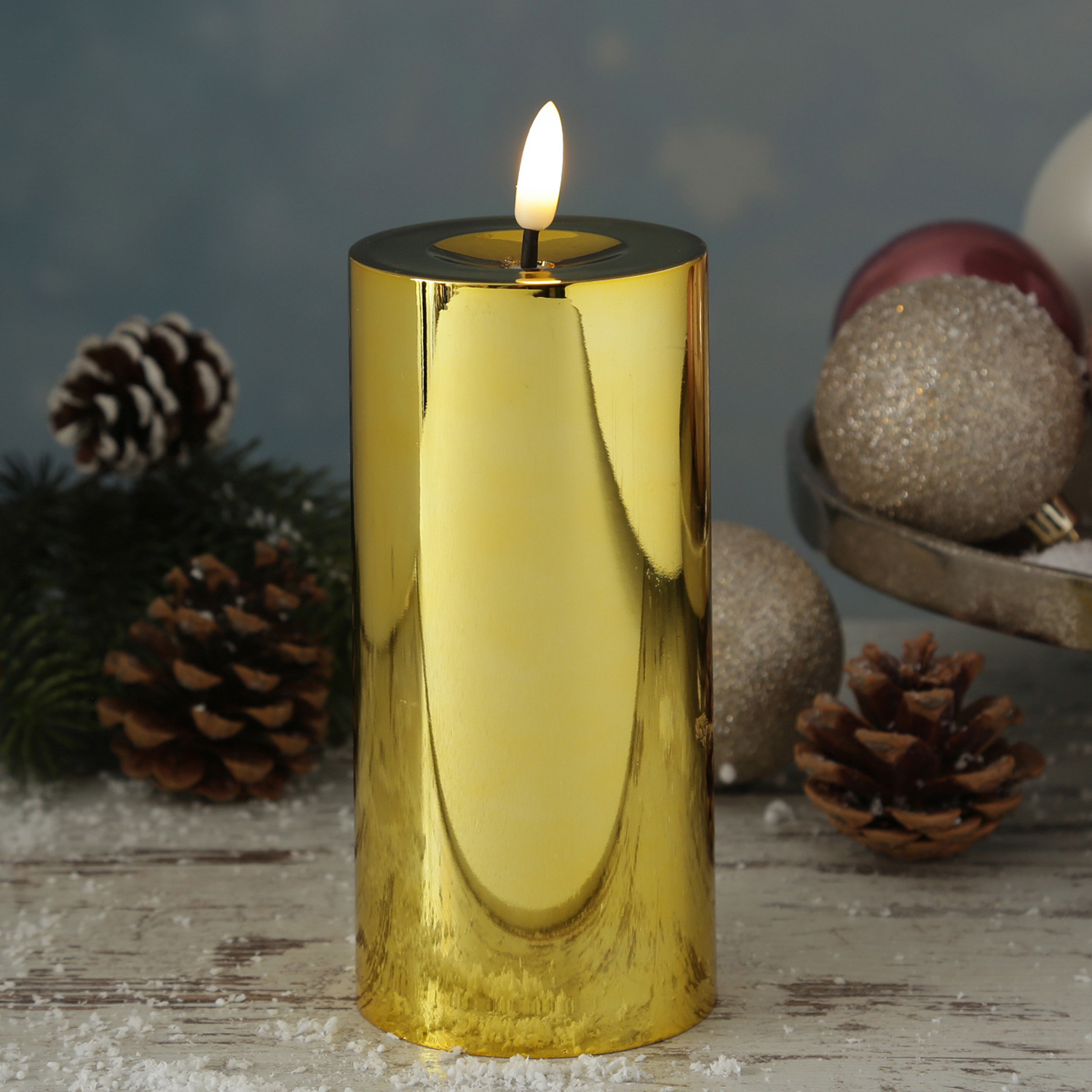 LED Kerze - Kunststoff - 3D Flamme - Timer - H: 17,5cm - D: 7,5cm - gold glänzend LED Kerze - Kunststoff - 3D Flamme - Timer - H: 17,5cm - D: 7,5cm - gold glänzend