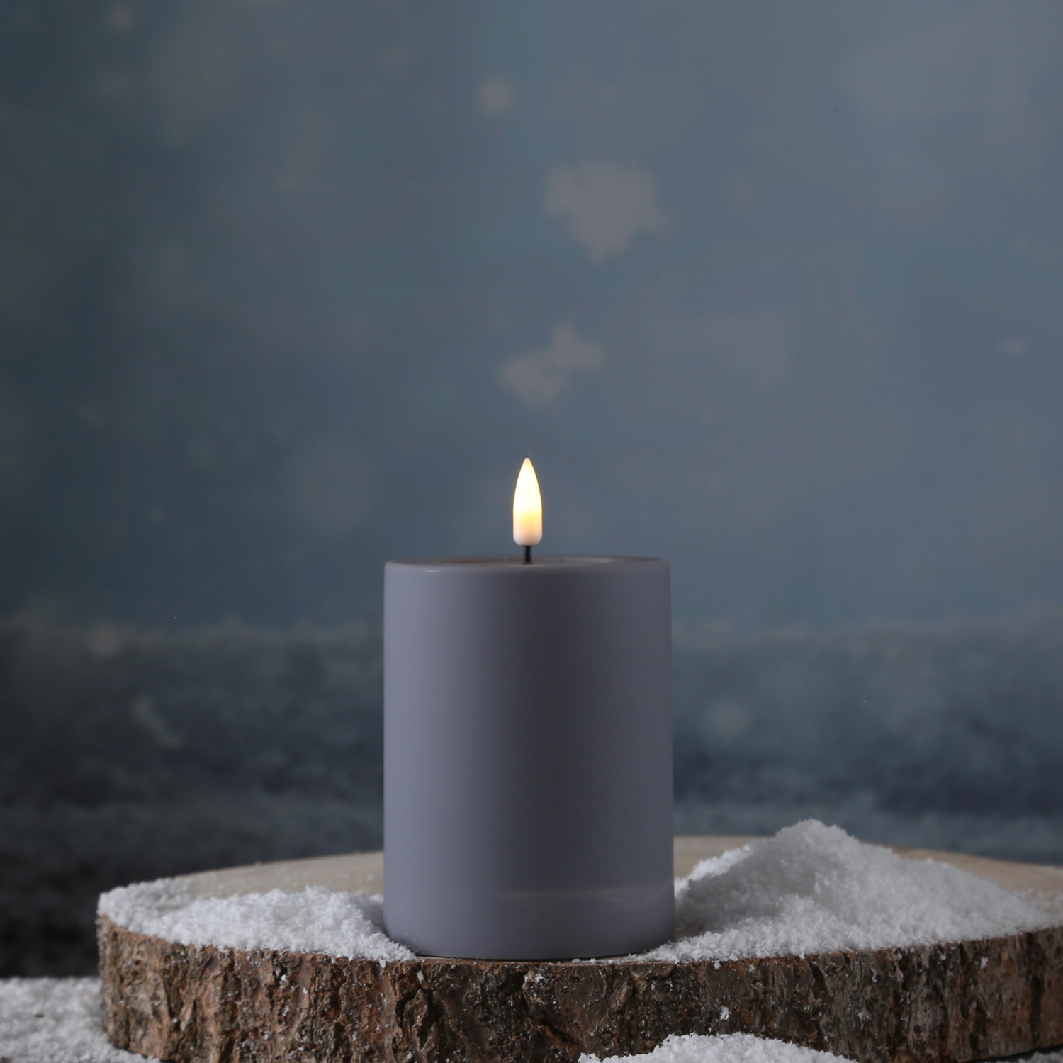 LED Stumpenkerze MIA - Kunststoff - realistische 3D Flamme - H: 10cm - outdoor - grau LED Stumpenkerze MIA - Kunststoff - realistische 3D Flamme - H: 10cm - outdoor - grau