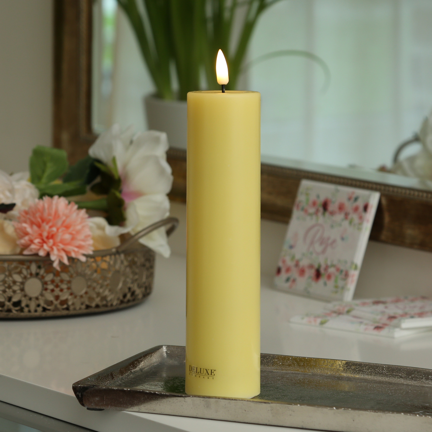 LED Stumpenkerze MIA - Echtwachs - realistische 3D Flamme - H: 20cm D: 5cm - Batterie - gelb LED Stumpenkerze MIA - Echtwachs - realistische 3D Flamme - H: 20cm D: 5cm - Batterie - gelb