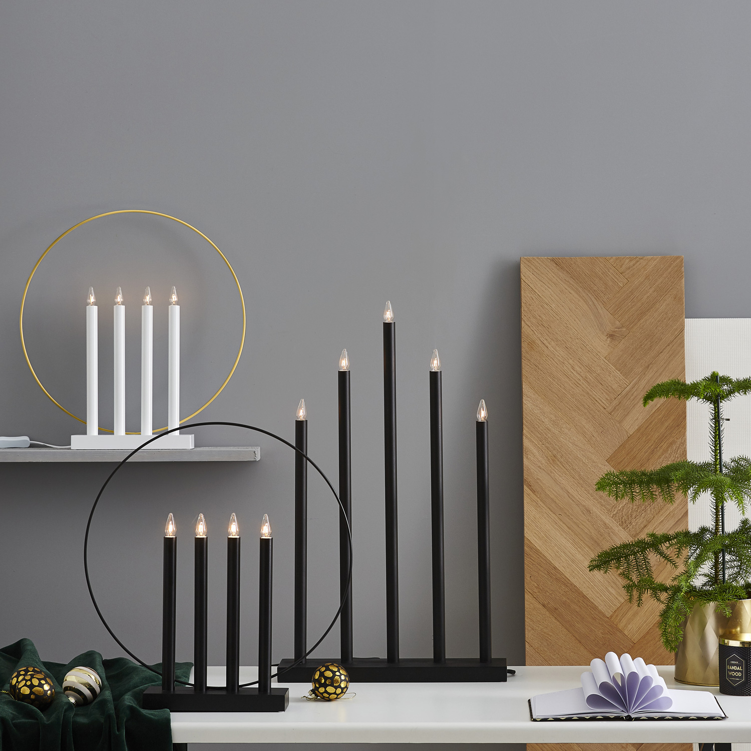 Fensterleuchter "Glory" - 4flammig - warmweiße Glühlampen - H: 45cm - Schalter - Weiß/Gold Fensterleuchter "Glory" - 4flammig - warmweiße Glühlampen - H: 45cm - Schalter - Weiß/Gold