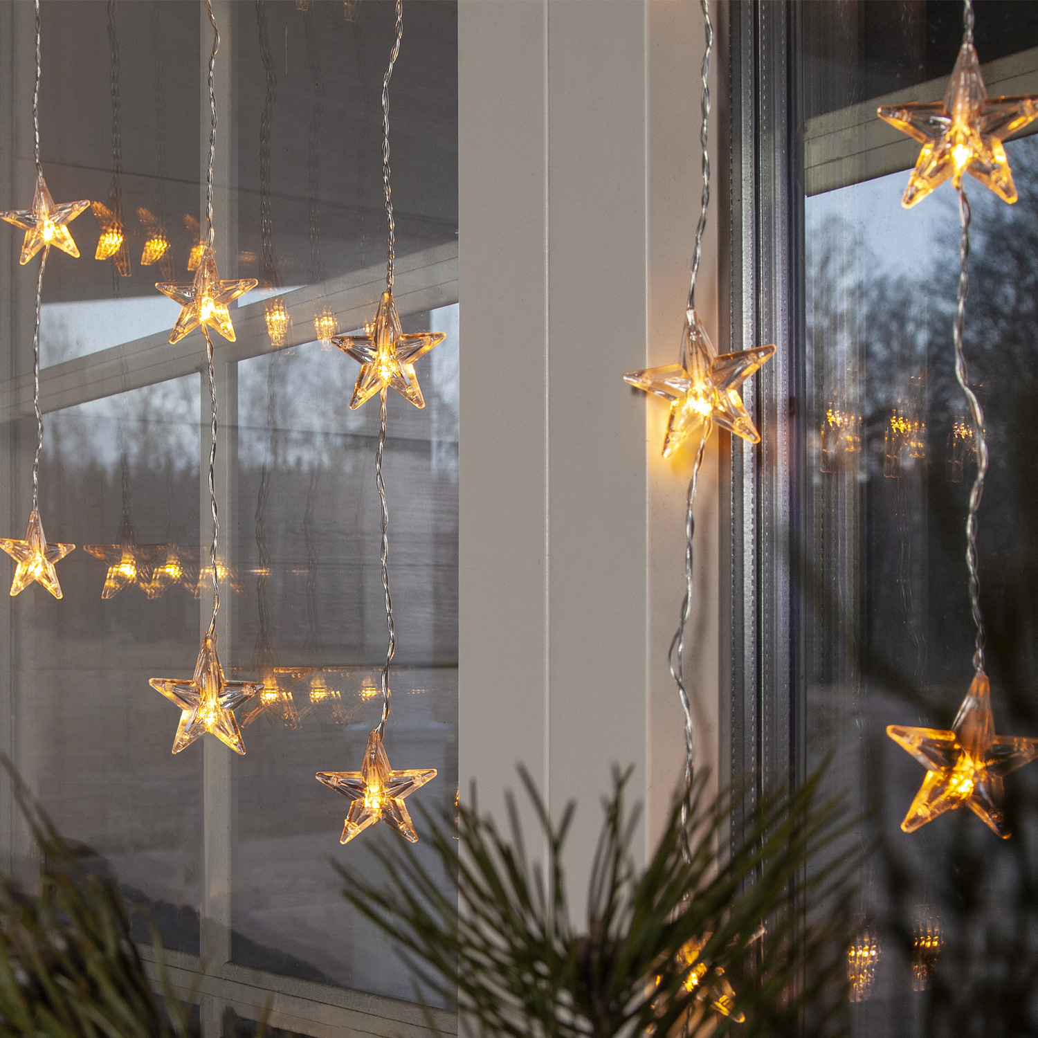 LED Lichtervorhang mit 20 Sternen - 20 warmweiße LED - 180x40cm - inkl. Trafo - für Innen LED Lichtervorhang mit 20 Sternen - 20 warmweiße LED - 180x40cm - inkl. Trafo - für Innen