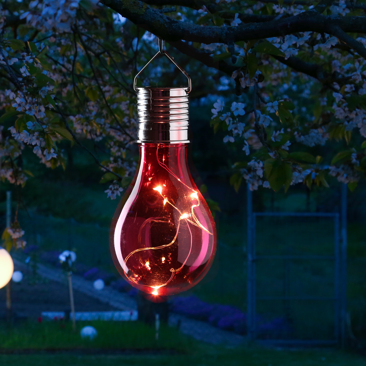 LED Solar Glühbirne GLOW - warmweiße LED Drahtlichterkette - H: 14cm - Lichtsensor - outdoor - rot LED Solar Glühbirne GLOW - warmweiße LED Drahtlichterkette - H: 14cm - Lichtsensor - outdoor - rot