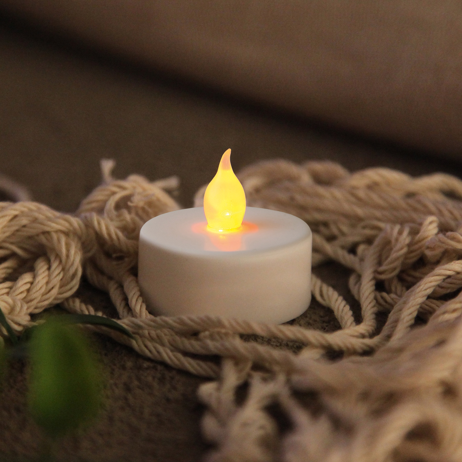 LED Teelicht "Paulo" - warmweiße flackernde Flamme - Batteriebetrieb - H: 4cm - 4er Set LED Teelicht "Paulo" - warmweiße flackernde Flamme - Batteriebetrieb - H: 4cm - 4er Set